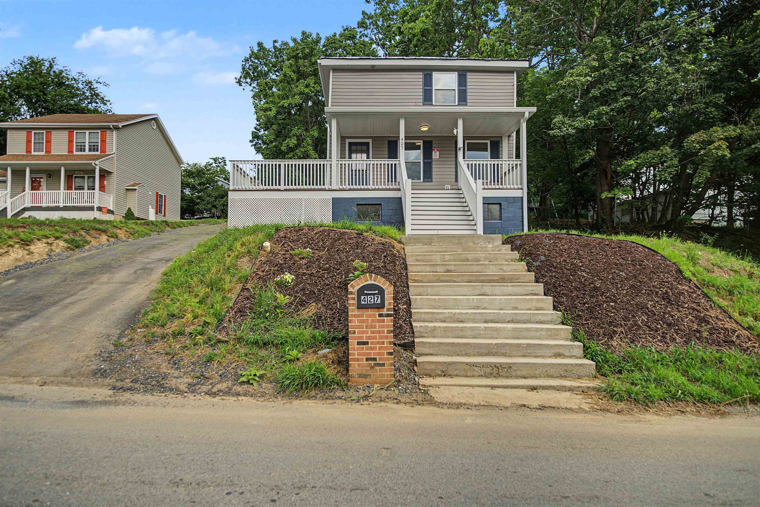 427 MONTGOMERY AVE, STAUNTON, Virginia 24401, 3 Bedrooms Bedrooms, ,2 BathroomsBathrooms,Residential,427 MONTGOMERY AVE,680015 MLS # 680015