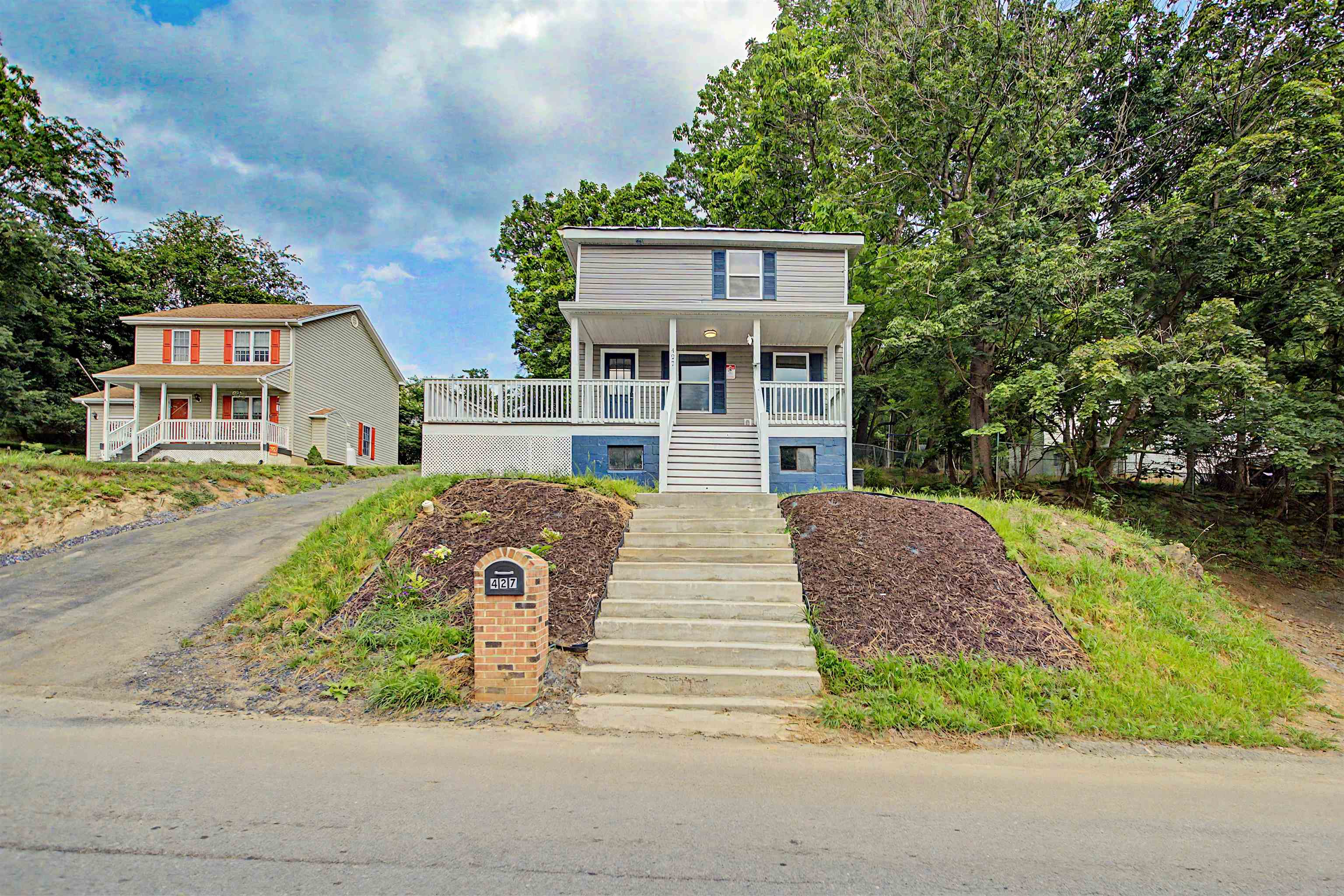 427 MONTGOMERY AVE, STAUNTON, Virginia 24401, 3 Bedrooms Bedrooms, ,2 BathroomsBathrooms,Residential,427 MONTGOMERY AVE,680015 MLS # 680015