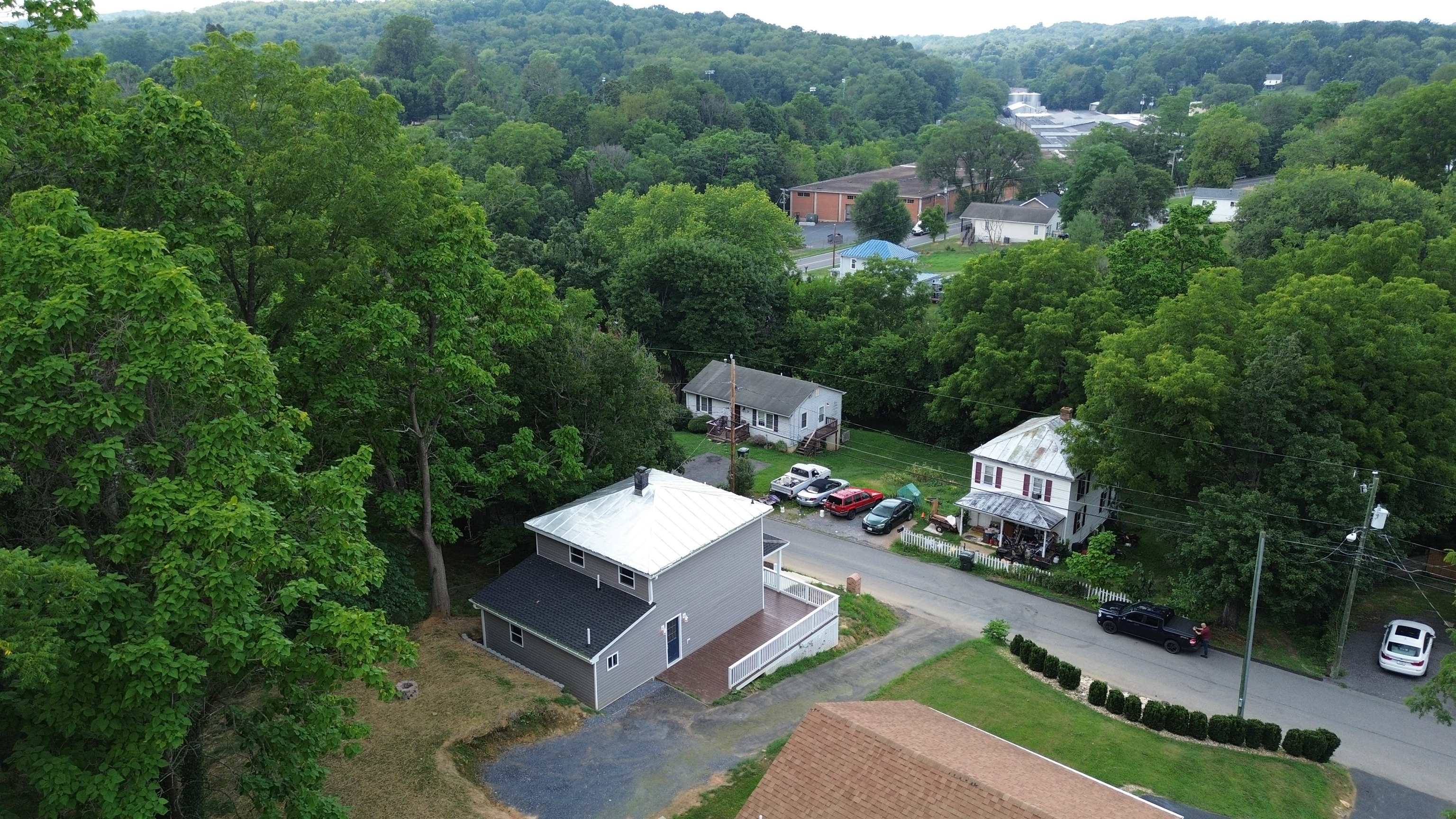 427 MONTGOMERY AVE, STAUNTON, Virginia 24401, 3 Bedrooms Bedrooms, ,2 BathroomsBathrooms,Residential,427 MONTGOMERY AVE,680015 MLS # 680015