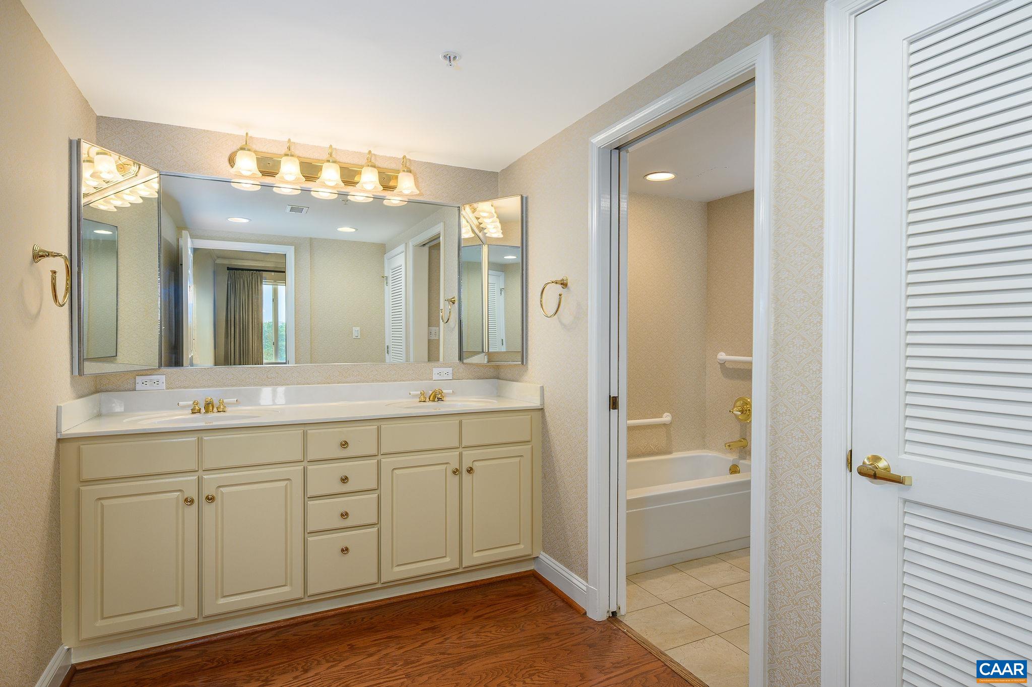 500 CRESTWOOD DR, CHARLOTTESVILLE, Virginia 22903, 2 Bedrooms Bedrooms, ,2 BathroomsBathrooms,Residential,500 CRESTWOOD DR,680002 MLS # 680002 500 CRESTWOOD DR, CHARLOTTESVILLE, Virginia 22903, 2 Bedrooms Bedrooms, ,2 BathroomsBathrooms,Residential,500 CRESTWOOD DR,680002 MLS # 680002