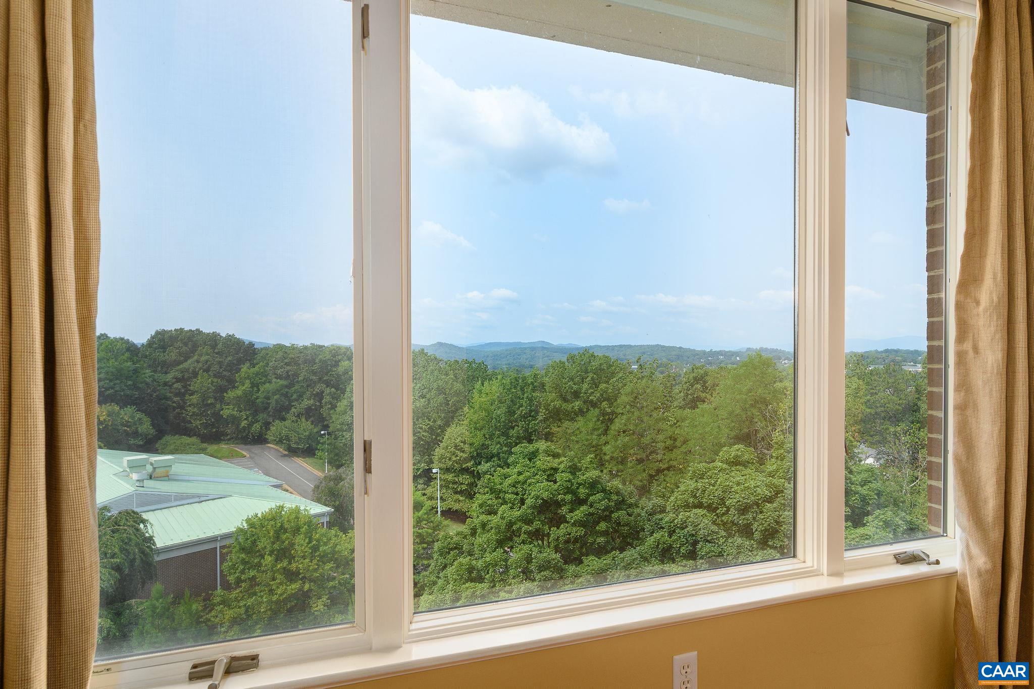 500 CRESTWOOD DR, CHARLOTTESVILLE, Virginia 22903, 2 Bedrooms Bedrooms, ,2 BathroomsBathrooms,Residential,500 CRESTWOOD DR,680002 MLS # 680002 500 CRESTWOOD DR, CHARLOTTESVILLE, Virginia 22903, 2 Bedrooms Bedrooms, ,2 BathroomsBathrooms,Residential,500 CRESTWOOD DR,680002 MLS # 680002