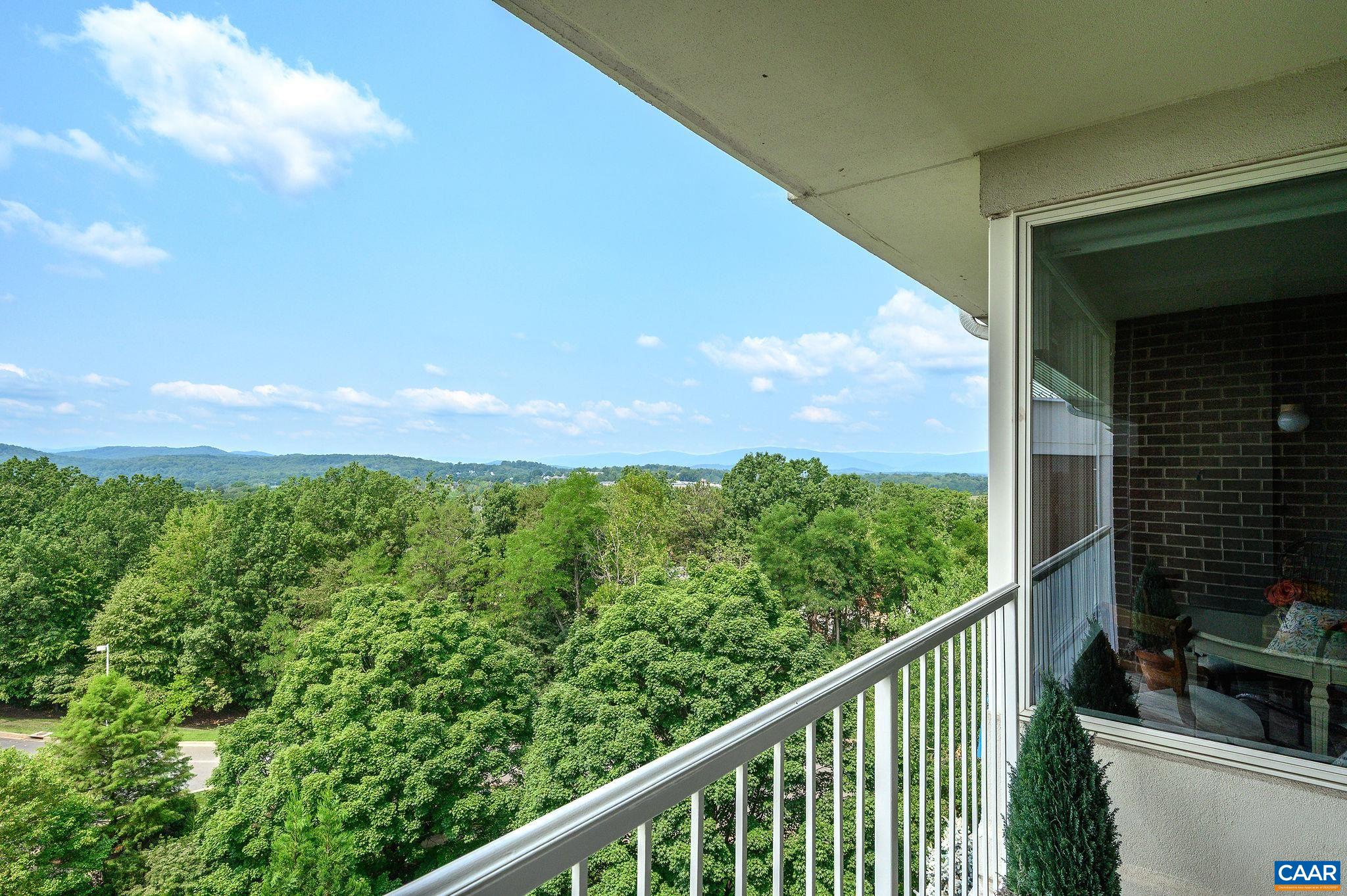 500 CRESTWOOD DR, CHARLOTTESVILLE, Virginia 22903, 2 Bedrooms Bedrooms, ,2 BathroomsBathrooms,Residential,500 CRESTWOOD DR,680002 MLS # 680002 500 CRESTWOOD DR, CHARLOTTESVILLE, Virginia 22903, 2 Bedrooms Bedrooms, ,2 BathroomsBathrooms,Residential,500 CRESTWOOD DR,680002 MLS # 680002