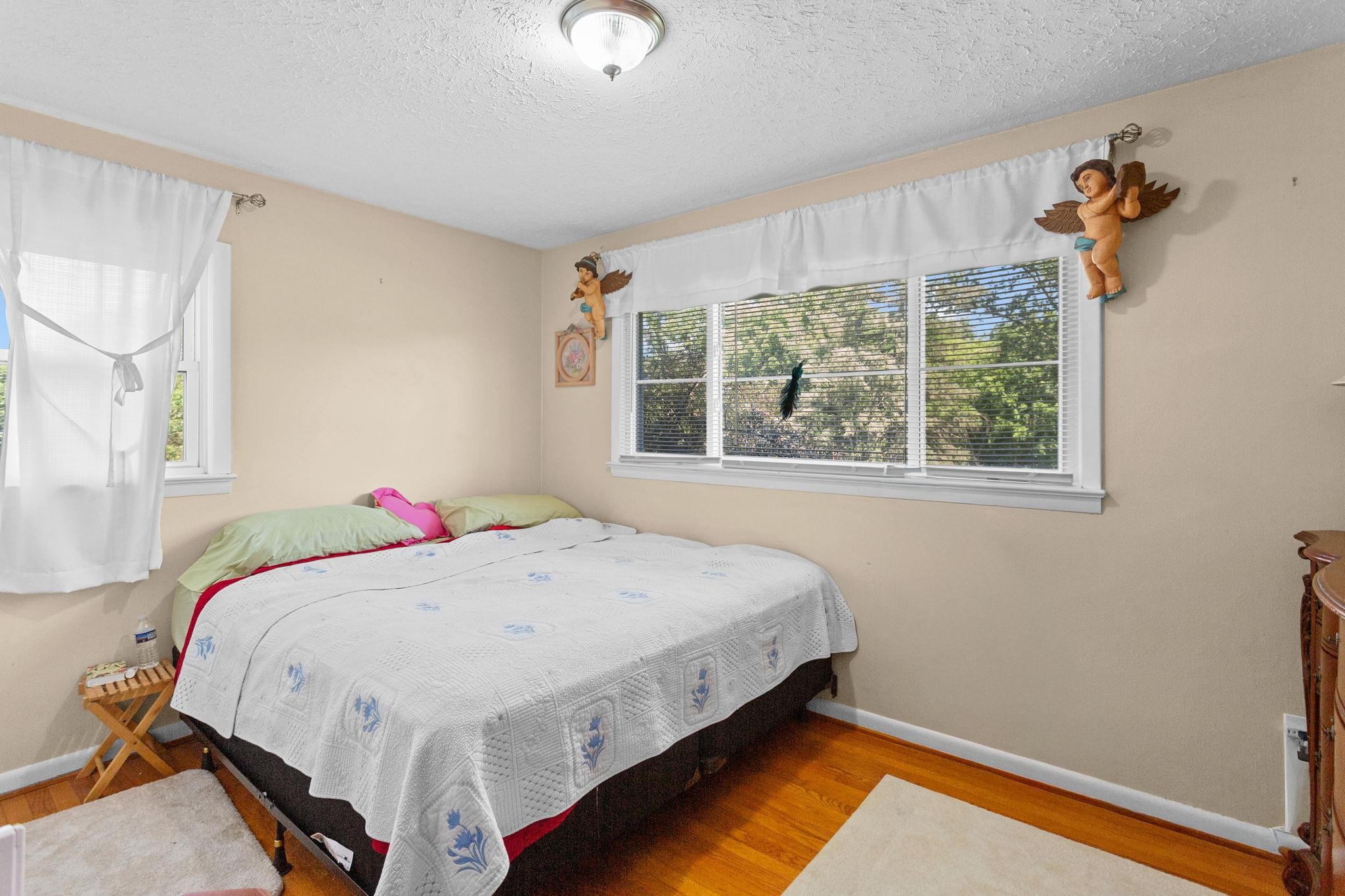with hardwood floors. Northwest with hardwood floors. Northwest