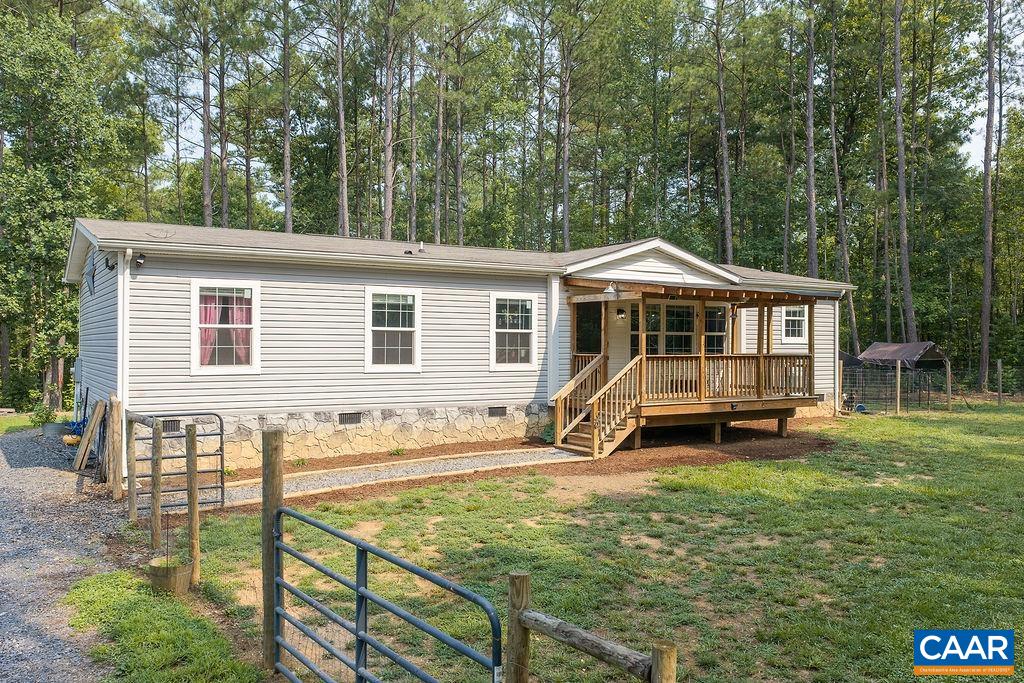 1075 MIDDLE FORK RD, PALMYRA, Virginia 22963, 3 Bedrooms Bedrooms, ,2 BathroomsBathrooms,Residential,1075 MIDDLE FORK RD,680060 MLS # 680060
