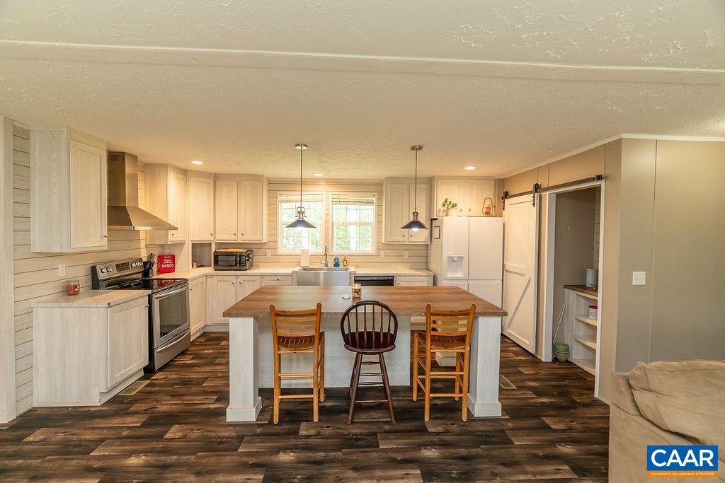 1075 MIDDLE FORK RD, PALMYRA, Virginia 22963, 3 Bedrooms Bedrooms, ,2 BathroomsBathrooms,Residential,1075 MIDDLE FORK RD,680060 MLS # 680060