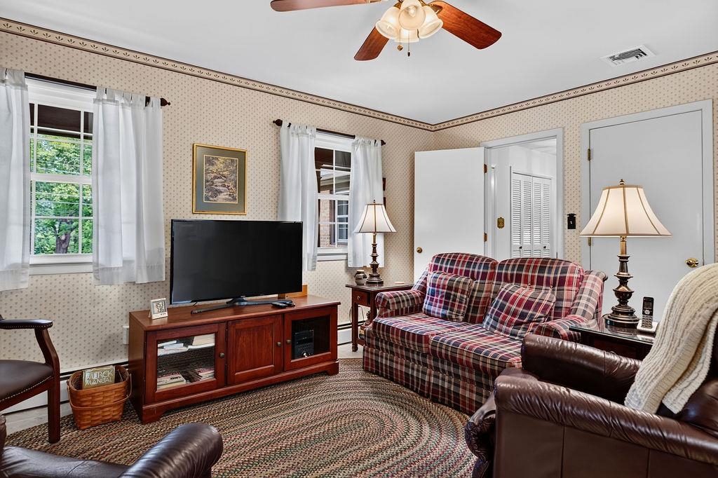 1243 MEADOWBROOK RD, WAYNESBORO, Virginia 22980, 4 Bedrooms Bedrooms, ,2 BathroomsBathrooms,Residential,1243 MEADOWBROOK RD,680064 MLS # 680064 1243 MEADOWBROOK RD, WAYNESBORO, Virginia 22980, 4 Bedrooms Bedrooms, ,2 BathroomsBathrooms,Residential,1243 MEADOWBROOK RD,680064 MLS # 680064