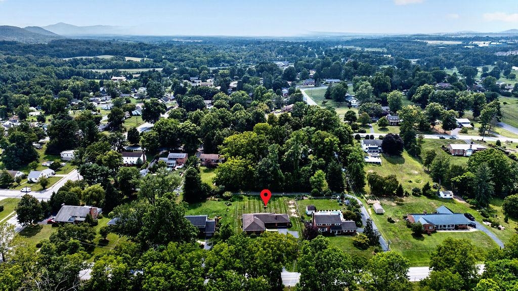 1243 MEADOWBROOK RD, WAYNESBORO, Virginia 22980, 4 Bedrooms Bedrooms, ,2 BathroomsBathrooms,Residential,1243 MEADOWBROOK RD,680064 MLS # 680064 1243 MEADOWBROOK RD, WAYNESBORO, Virginia 22980, 4 Bedrooms Bedrooms, ,2 BathroomsBathrooms,Residential,1243 MEADOWBROOK RD,680064 MLS # 680064