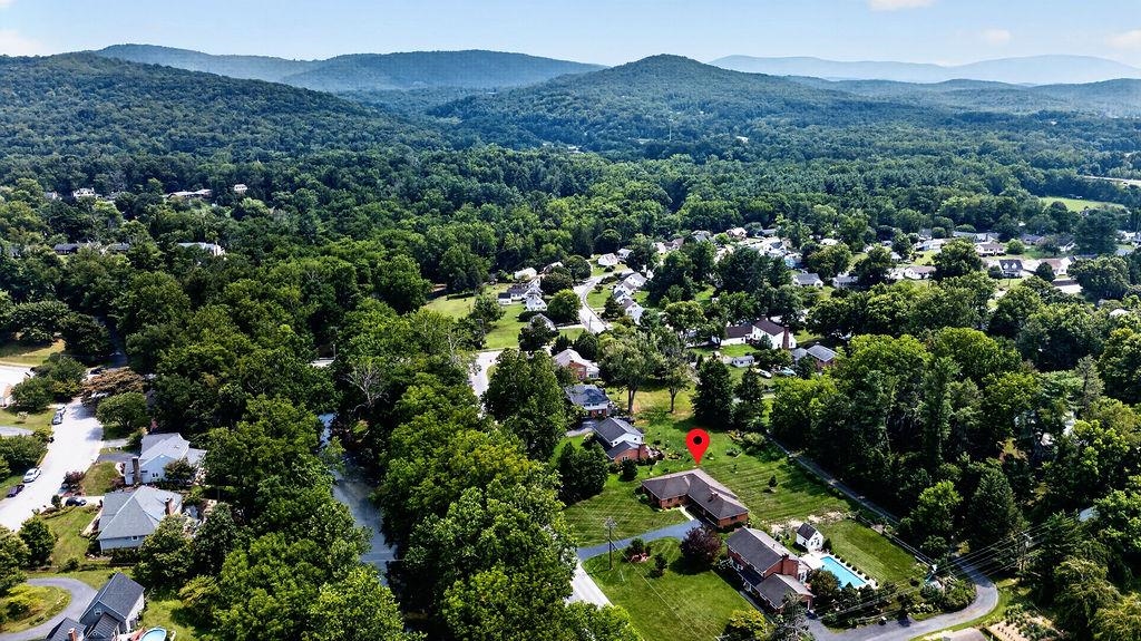 1243 MEADOWBROOK RD, WAYNESBORO, Virginia 22980, 4 Bedrooms Bedrooms, ,2 BathroomsBathrooms,Residential,1243 MEADOWBROOK RD,680064 MLS # 680064 1243 MEADOWBROOK RD, WAYNESBORO, Virginia 22980, 4 Bedrooms Bedrooms, ,2 BathroomsBathrooms,Residential,1243 MEADOWBROOK RD,680064 MLS # 680064