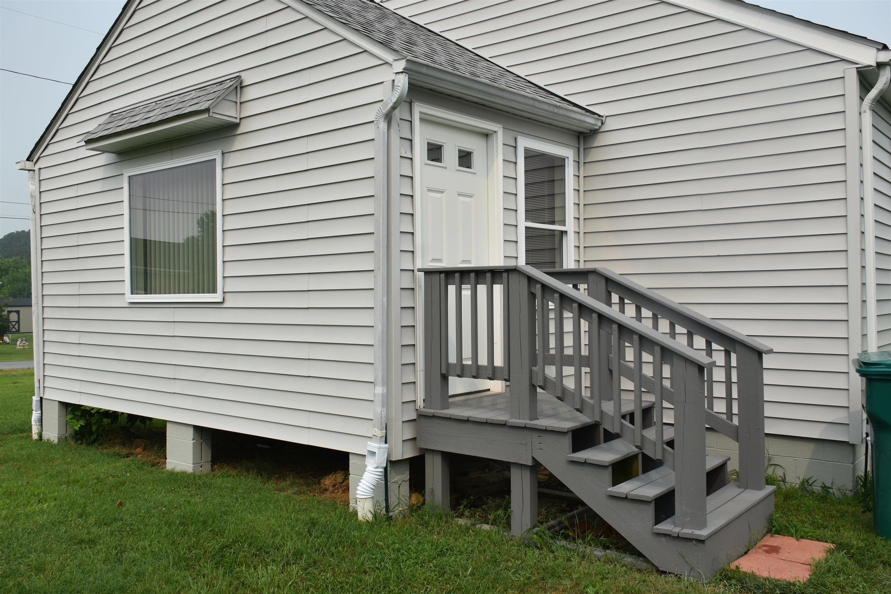 15 MOYER AVE, LURAY, Virginia 22835, 3 Bedrooms Bedrooms, ,2 BathroomsBathrooms,Residential,15 Moyer Ave, Luray, VA. 22835,15 MOYER AVE,680065 MLS # 680065