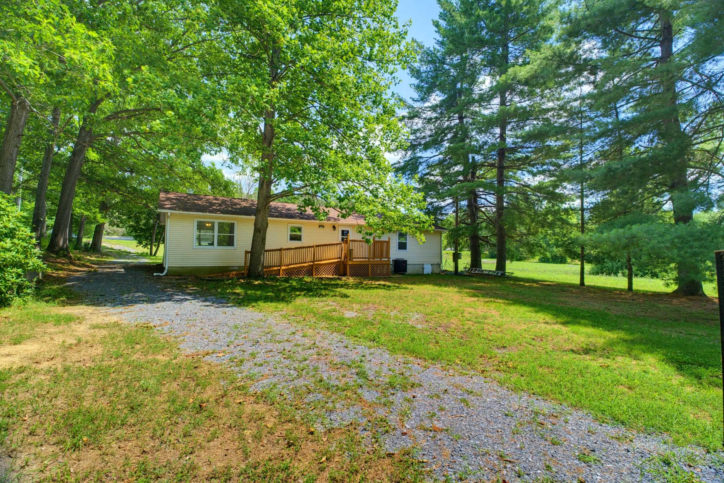 2882 EAST SIDE HWY, CRIMORA, Virginia 24431, 3 Bedrooms Bedrooms, ,2 BathroomsBathrooms,Residential,2882 EAST SIDE HWY,679565 MLS # 679565
