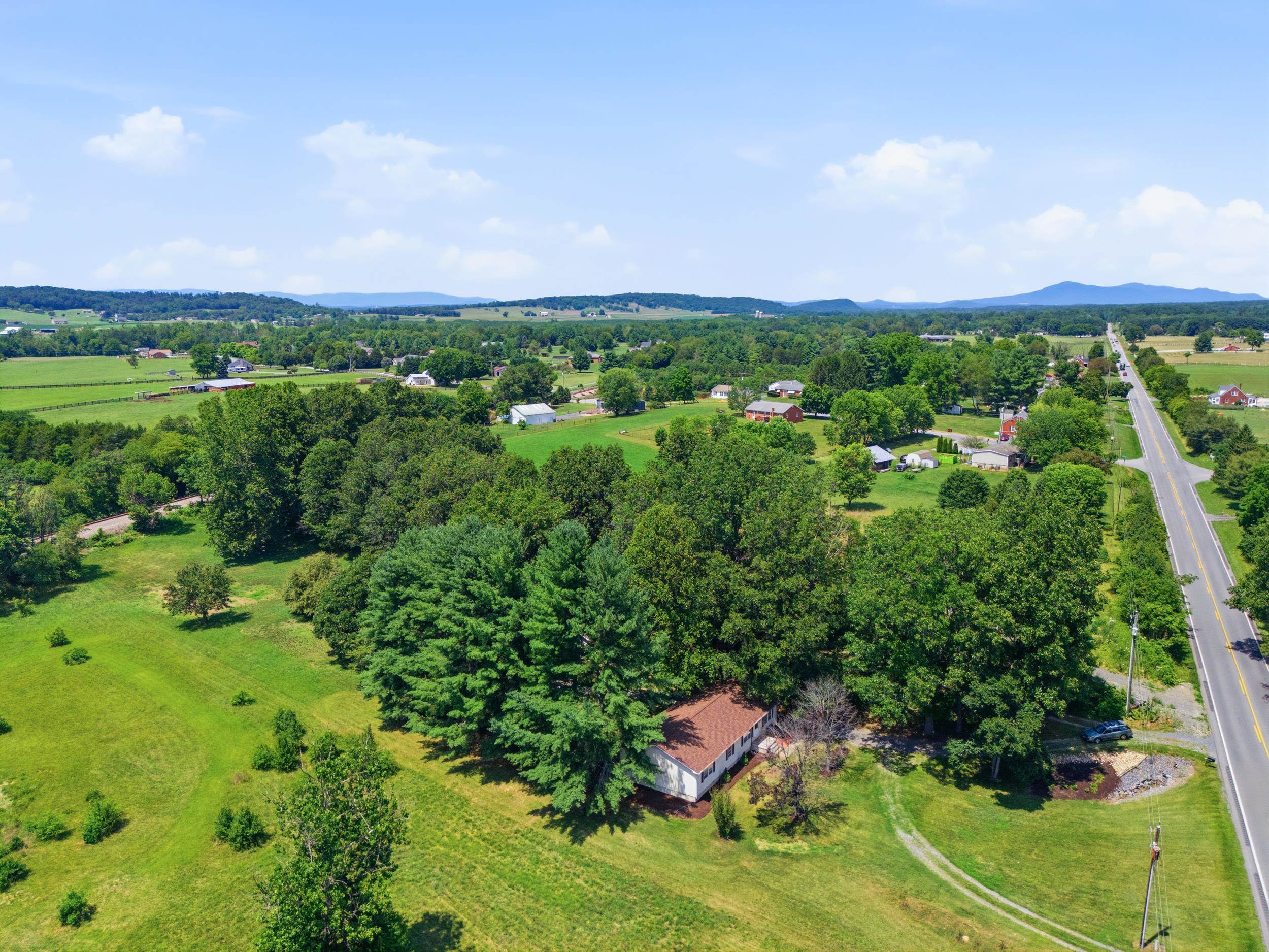 2882 EAST SIDE HWY, CRIMORA, Virginia 24431, 3 Bedrooms Bedrooms, ,2 BathroomsBathrooms,Residential,2882 EAST SIDE HWY,679565 MLS # 679565