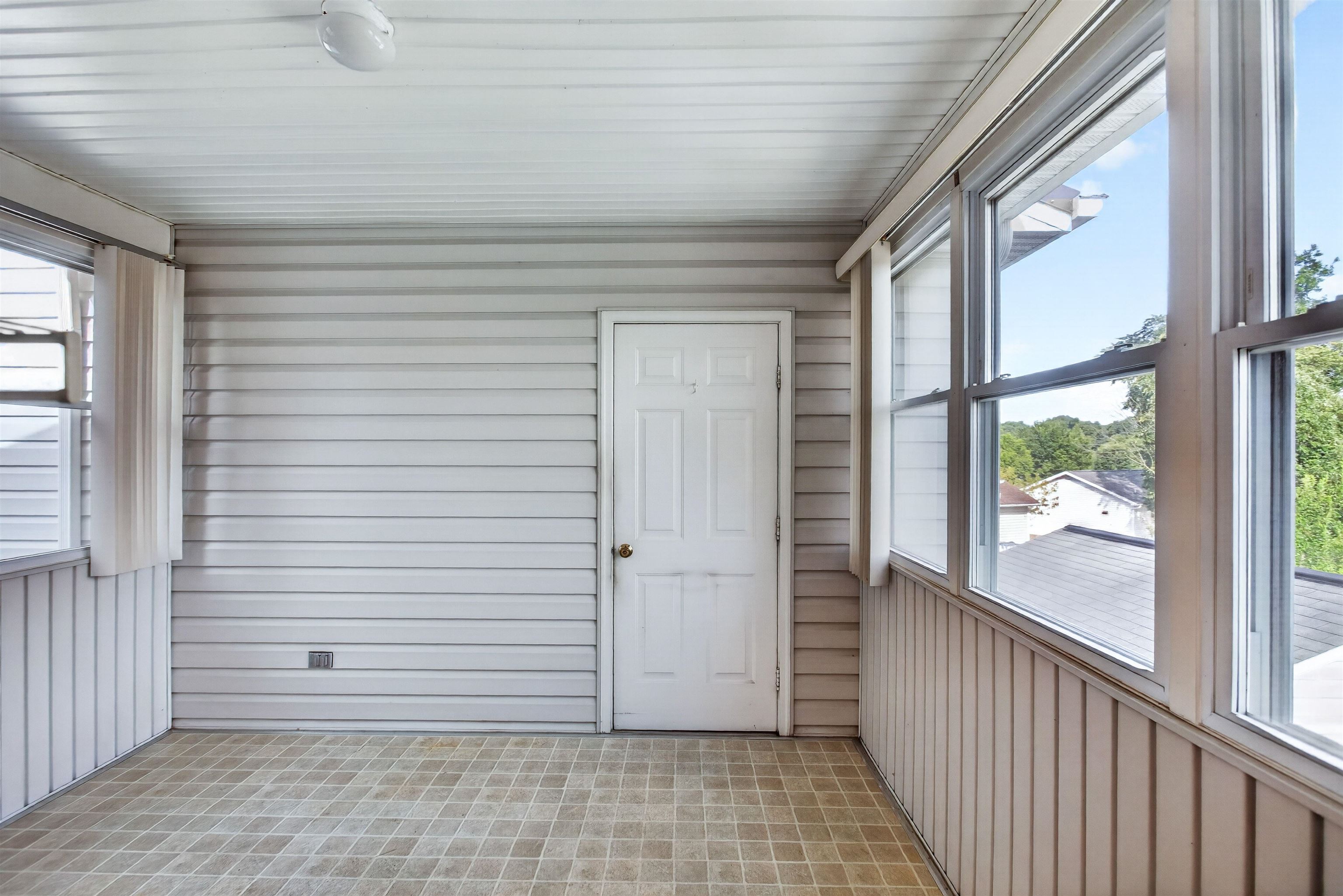 360 STONELEIGH DR, HARRISONBURG, Virginia 22801, 3 Bedrooms Bedrooms, ,2 BathroomsBathrooms,Residential,360 STONELEIGH DR,679680 MLS # 679680