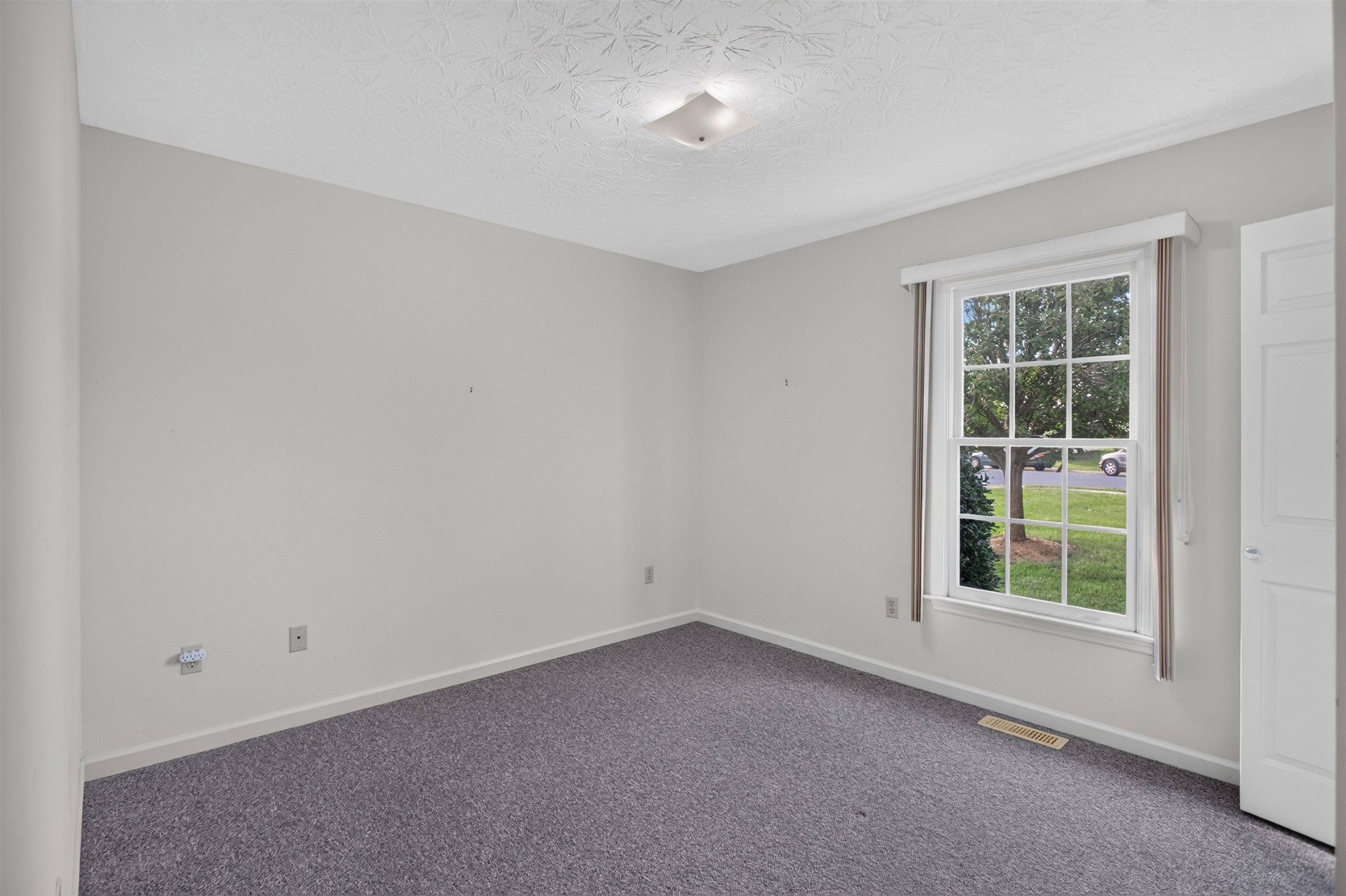 360 STONELEIGH DR, HARRISONBURG, Virginia 22801, 3 Bedrooms Bedrooms, ,2 BathroomsBathrooms,Residential,360 STONELEIGH DR,679680 MLS # 679680