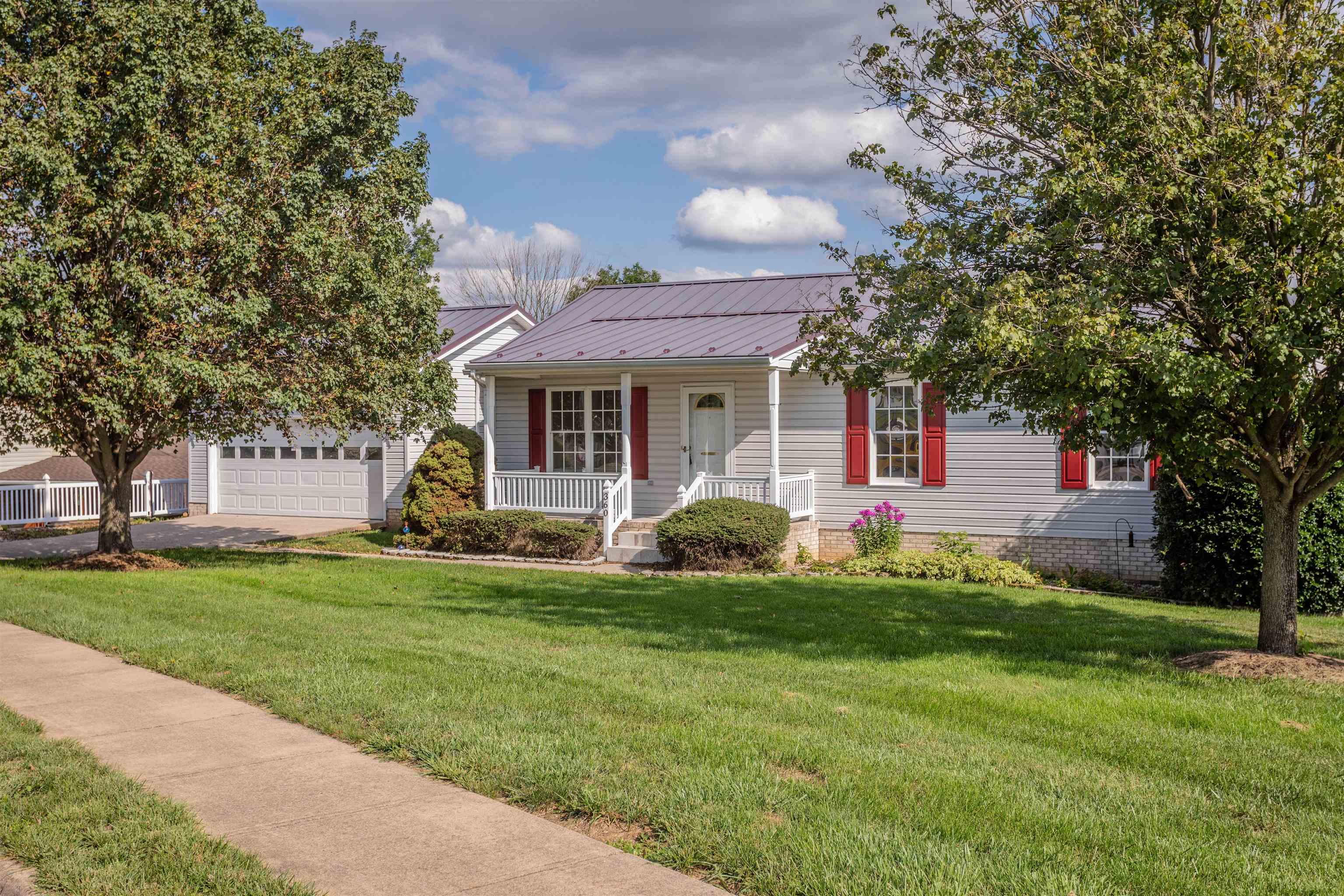 360 STONELEIGH DR, HARRISONBURG, Virginia 22801, 3 Bedrooms Bedrooms, ,2 BathroomsBathrooms,Residential,360 STONELEIGH DR,679680 MLS # 679680
