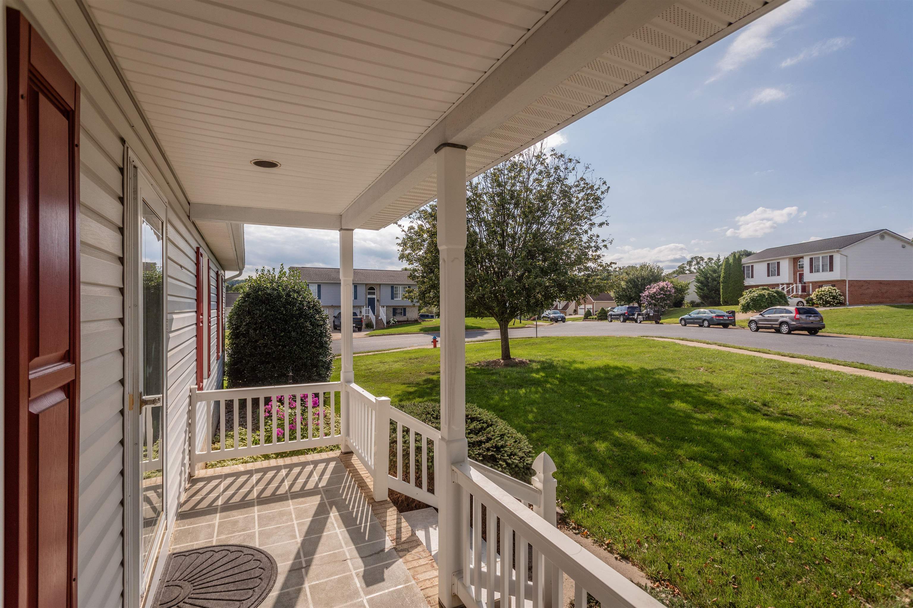 360 STONELEIGH DR, HARRISONBURG, Virginia 22801, 3 Bedrooms Bedrooms, ,2 BathroomsBathrooms,Residential,360 STONELEIGH DR,679680 MLS # 679680