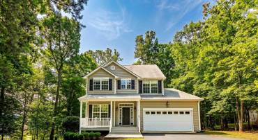 Great family home or entertaining   3 levels living     home theater lower level                                                  first floor master suite                                                     2nd floor 3 more bedrooms & family rm or study