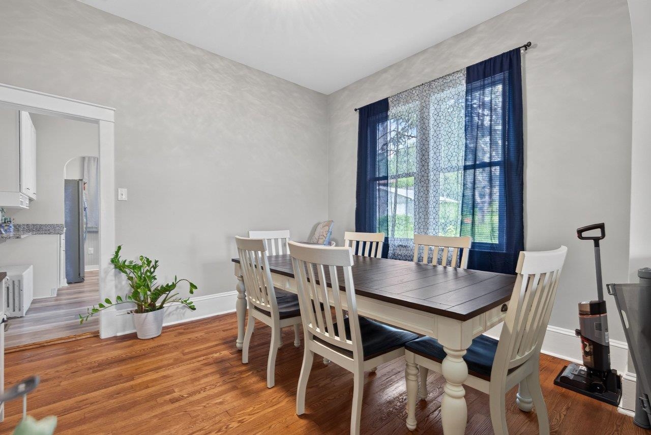 305 VIRGINIA AVE, SHENANDOAH, Virginia 22849, 3 Bedrooms Bedrooms, ,1 BathroomBathrooms,Residential,305 VIRGINIA AVE,680070 MLS # 680070 305 VIRGINIA AVE, SHENANDOAH, Virginia 22849, 3 Bedrooms Bedrooms, ,1 BathroomBathrooms,Residential,305 VIRGINIA AVE,680070 MLS # 680070