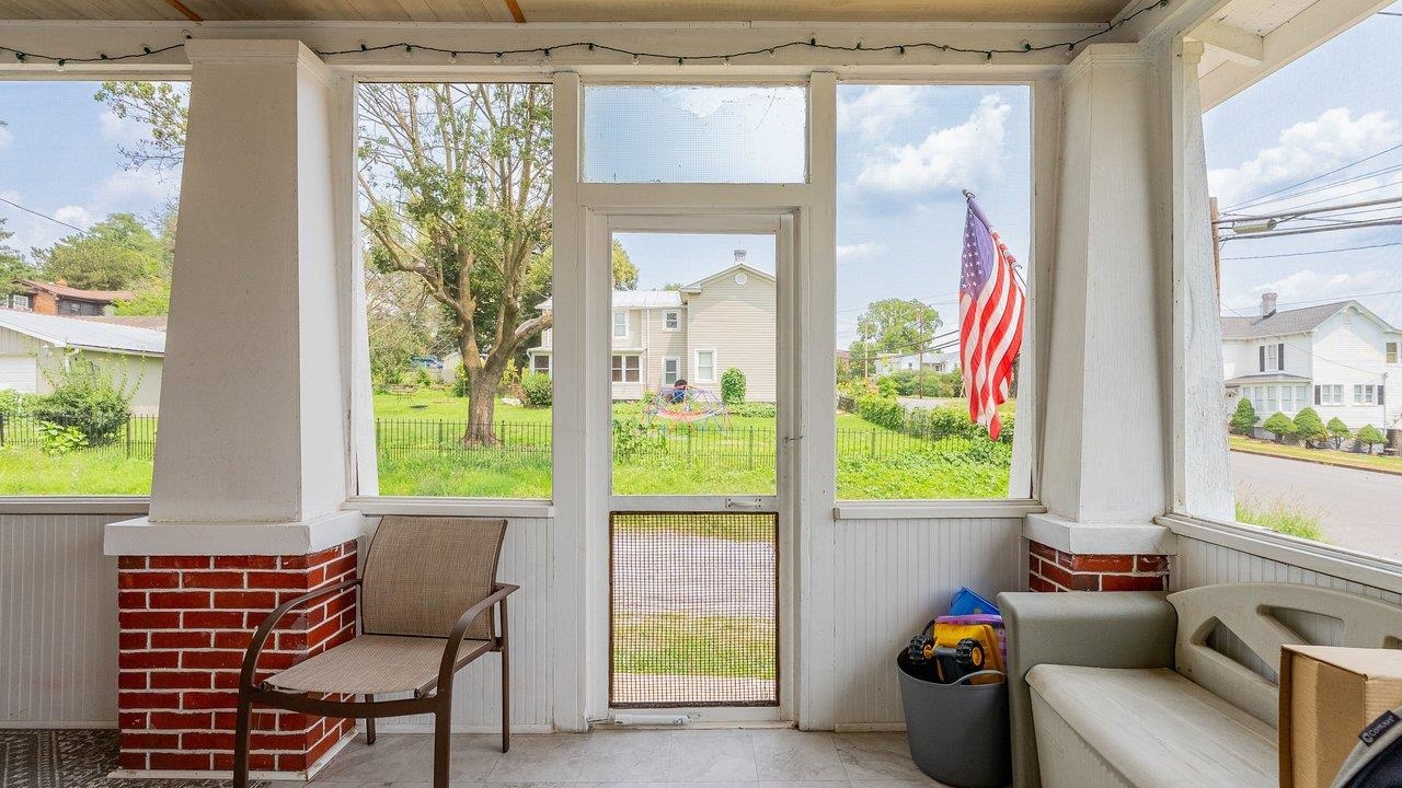 305 VIRGINIA AVE, SHENANDOAH, Virginia 22849, 3 Bedrooms Bedrooms, ,1 BathroomBathrooms,Residential,305 VIRGINIA AVE,680070 MLS # 680070 305 VIRGINIA AVE, SHENANDOAH, Virginia 22849, 3 Bedrooms Bedrooms, ,1 BathroomBathrooms,Residential,305 VIRGINIA AVE,680070 MLS # 680070