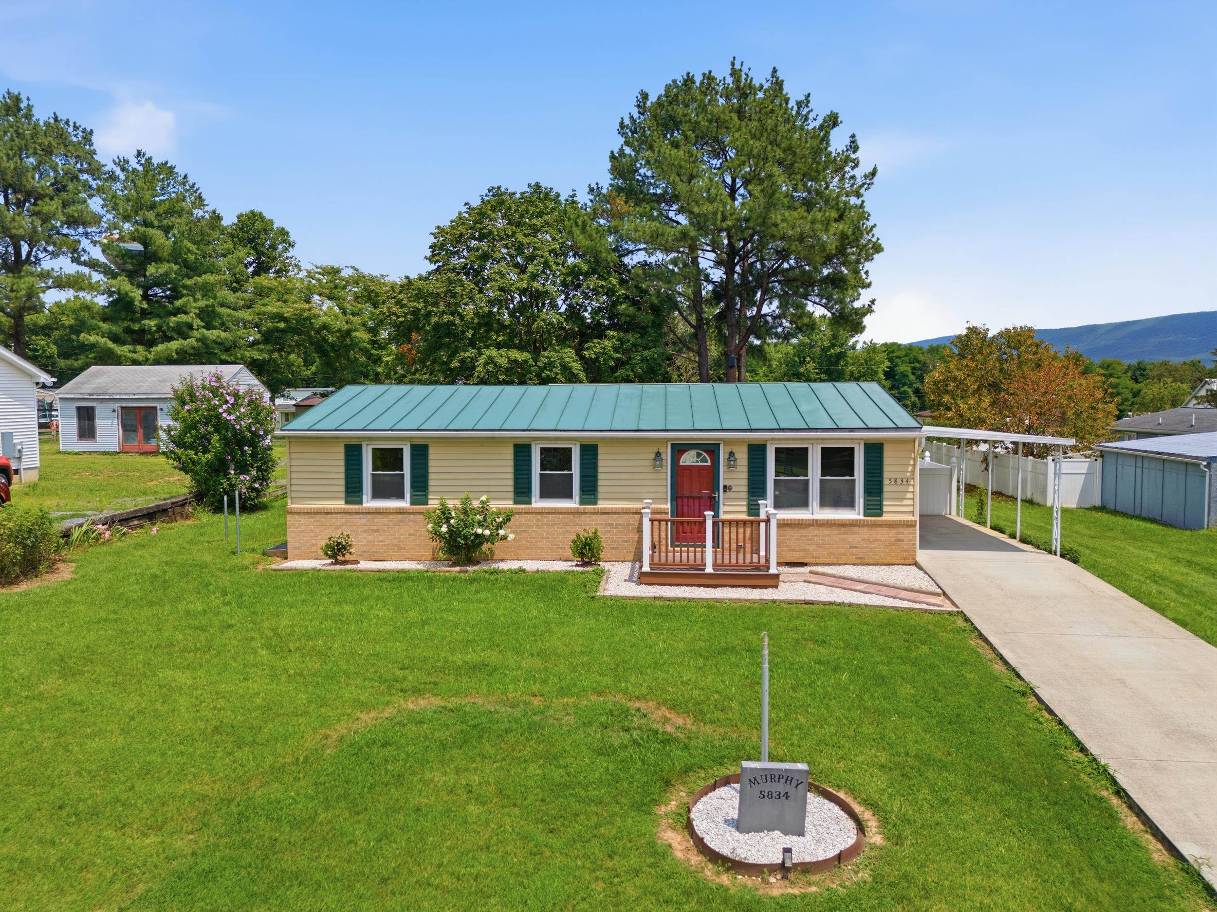 5834 BROAD ST, MOUNT JACKSON, Virginia 22842, 3 Bedrooms Bedrooms, ,1 BathroomBathrooms,Residential,5834 BROAD ST,680089 MLS # 680089