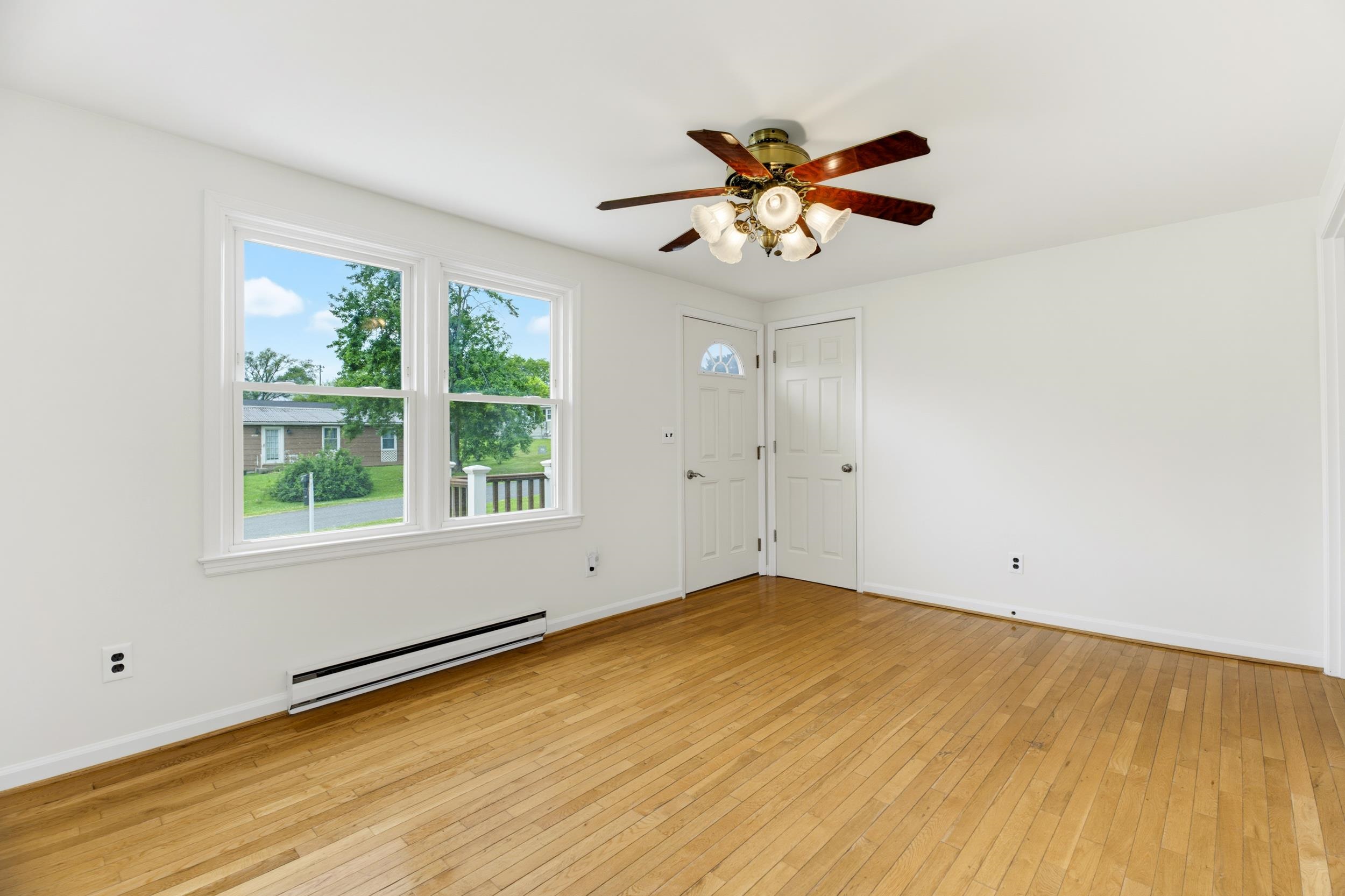 5834 BROAD ST, MOUNT JACKSON, Virginia 22842, 3 Bedrooms Bedrooms, ,1 BathroomBathrooms,Residential,5834 BROAD ST,680089 MLS # 680089 5834 BROAD ST, MOUNT JACKSON, Virginia 22842, 3 Bedrooms Bedrooms, ,1 BathroomBathrooms,Residential,5834 BROAD ST,680089 MLS # 680089