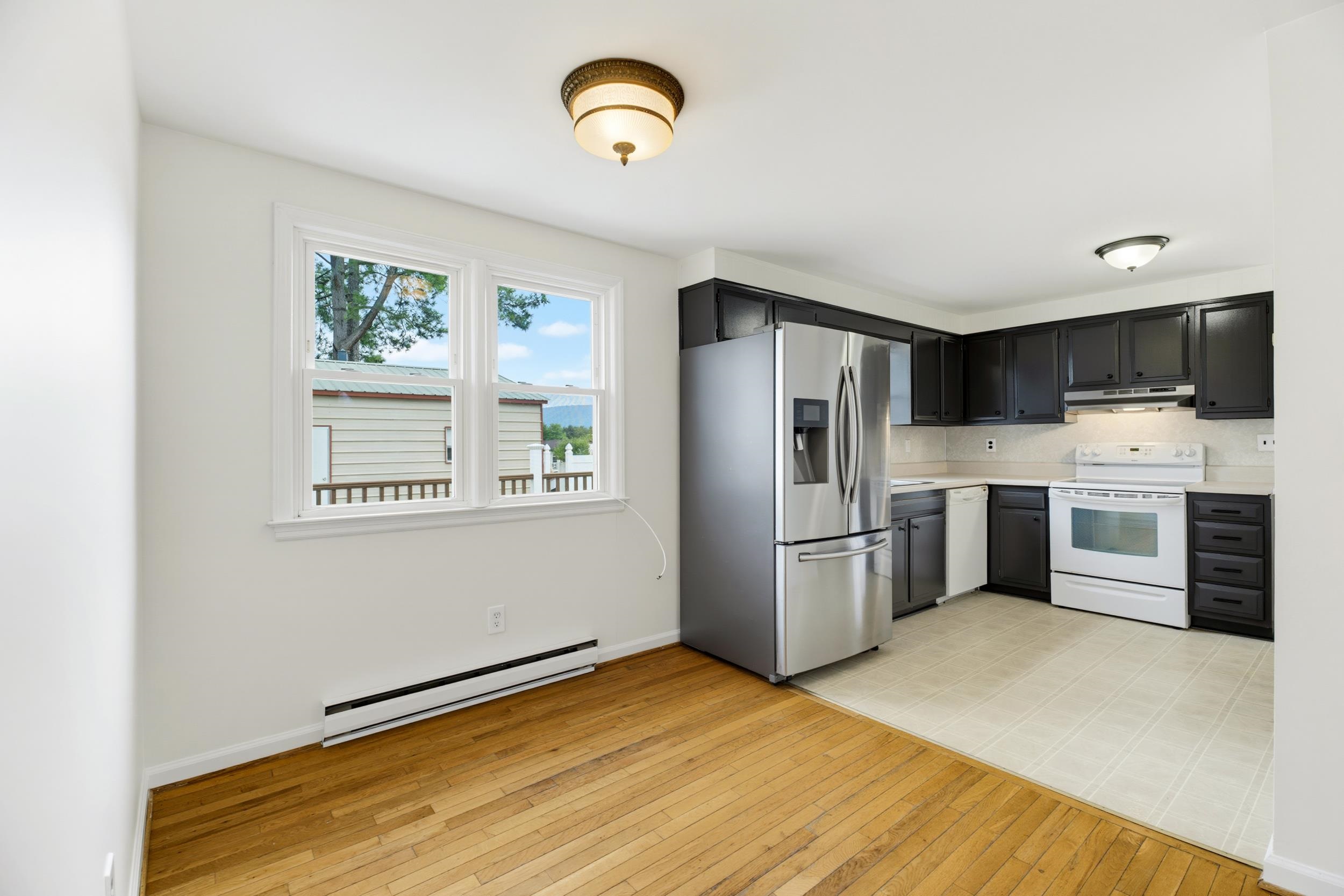 5834 BROAD ST, MOUNT JACKSON, Virginia 22842, 3 Bedrooms Bedrooms, ,1 BathroomBathrooms,Residential,5834 BROAD ST,680089 MLS # 680089 5834 BROAD ST, MOUNT JACKSON, Virginia 22842, 3 Bedrooms Bedrooms, ,1 BathroomBathrooms,Residential,5834 BROAD ST,680089 MLS # 680089