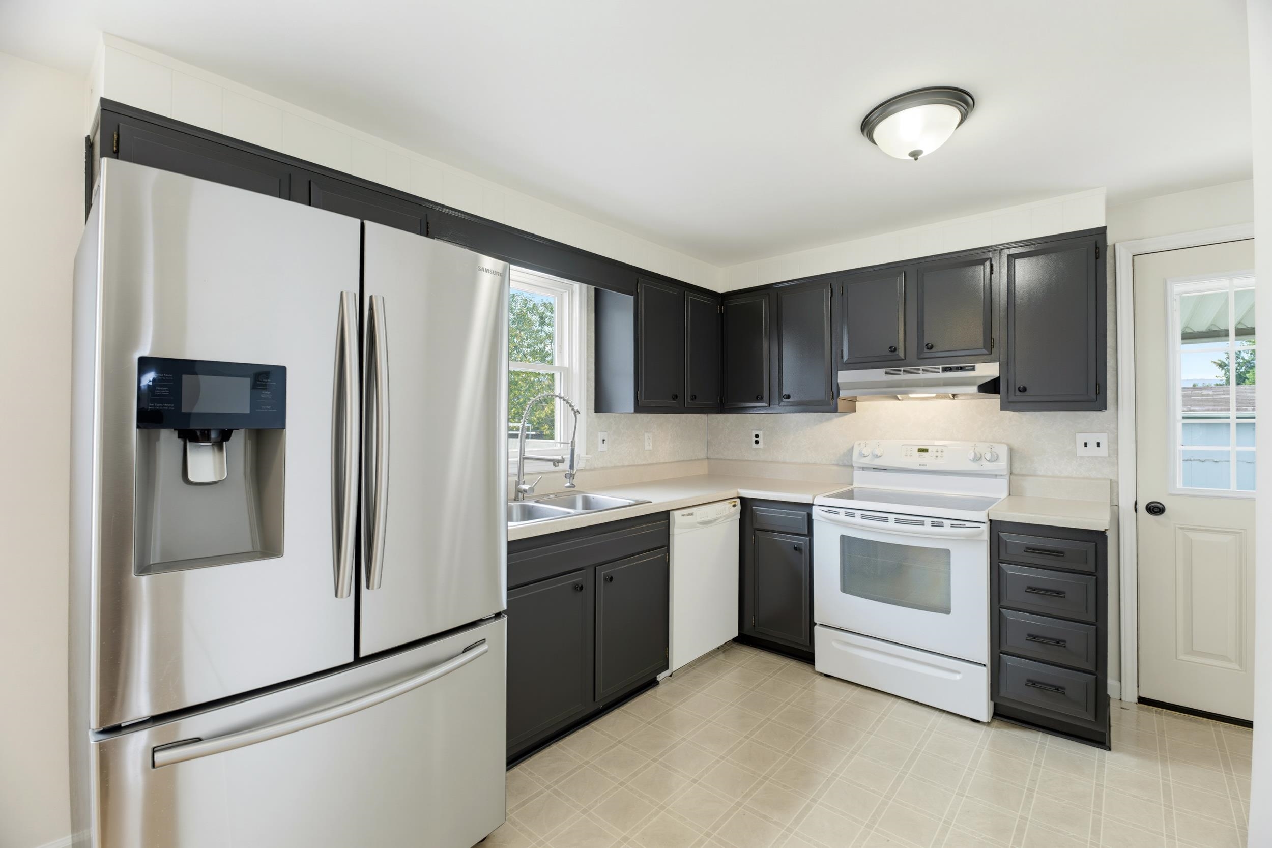 5834 BROAD ST, MOUNT JACKSON, Virginia 22842, 3 Bedrooms Bedrooms, ,1 BathroomBathrooms,Residential,5834 BROAD ST,680089 MLS # 680089 5834 BROAD ST, MOUNT JACKSON, Virginia 22842, 3 Bedrooms Bedrooms, ,1 BathroomBathrooms,Residential,5834 BROAD ST,680089 MLS # 680089