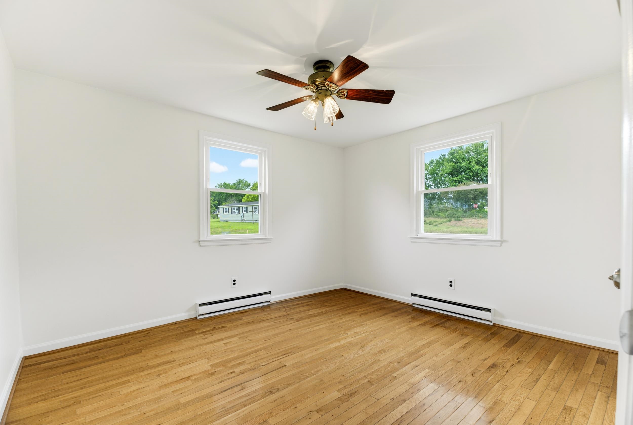 5834 BROAD ST, MOUNT JACKSON, Virginia 22842, 3 Bedrooms Bedrooms, ,1 BathroomBathrooms,Residential,5834 BROAD ST,680089 MLS # 680089 5834 BROAD ST, MOUNT JACKSON, Virginia 22842, 3 Bedrooms Bedrooms, ,1 BathroomBathrooms,Residential,5834 BROAD ST,680089 MLS # 680089