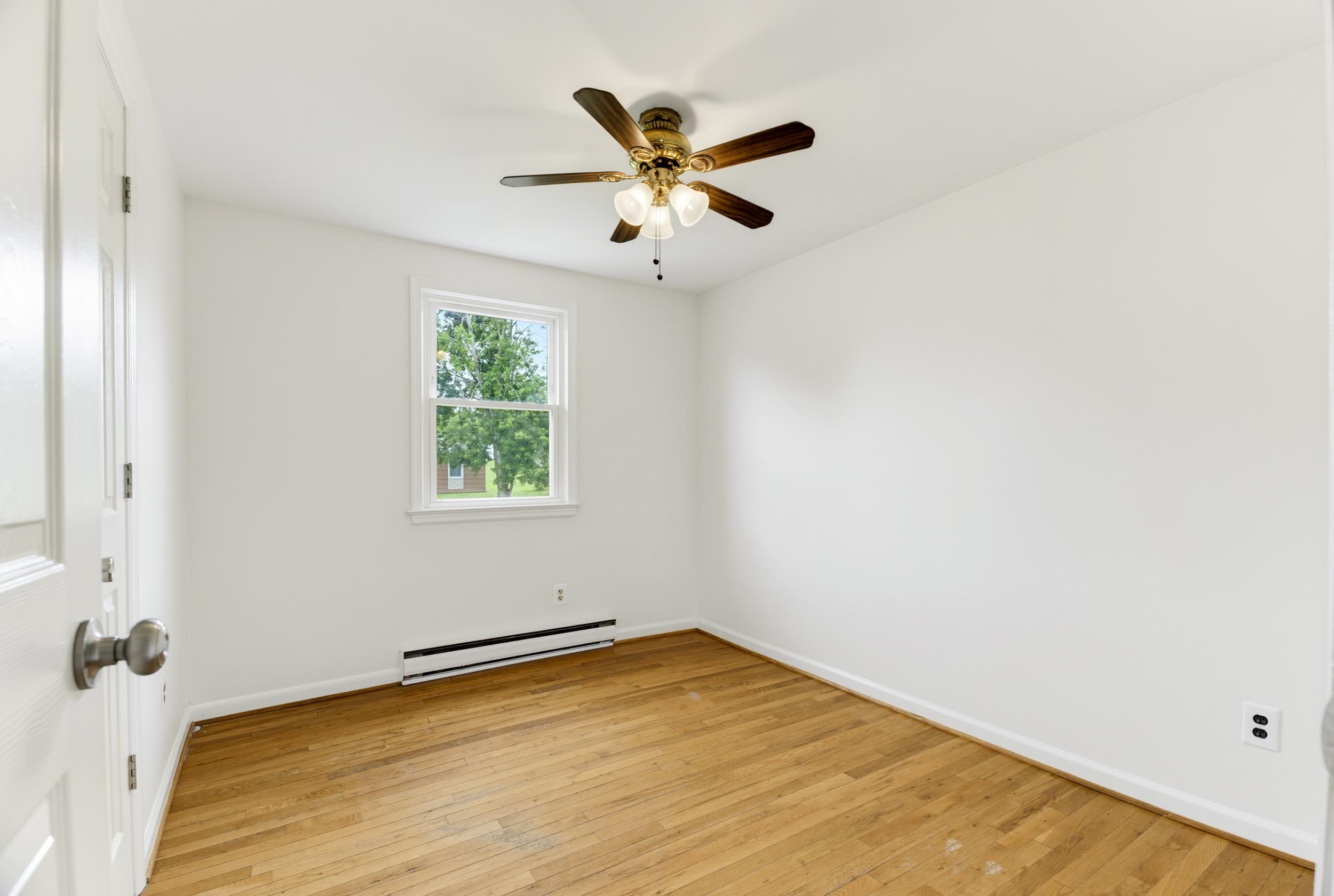 5834 BROAD ST, MOUNT JACKSON, Virginia 22842, 3 Bedrooms Bedrooms, ,1 BathroomBathrooms,Residential,5834 BROAD ST,680089 MLS # 680089 5834 BROAD ST, MOUNT JACKSON, Virginia 22842, 3 Bedrooms Bedrooms, ,1 BathroomBathrooms,Residential,5834 BROAD ST,680089 MLS # 680089