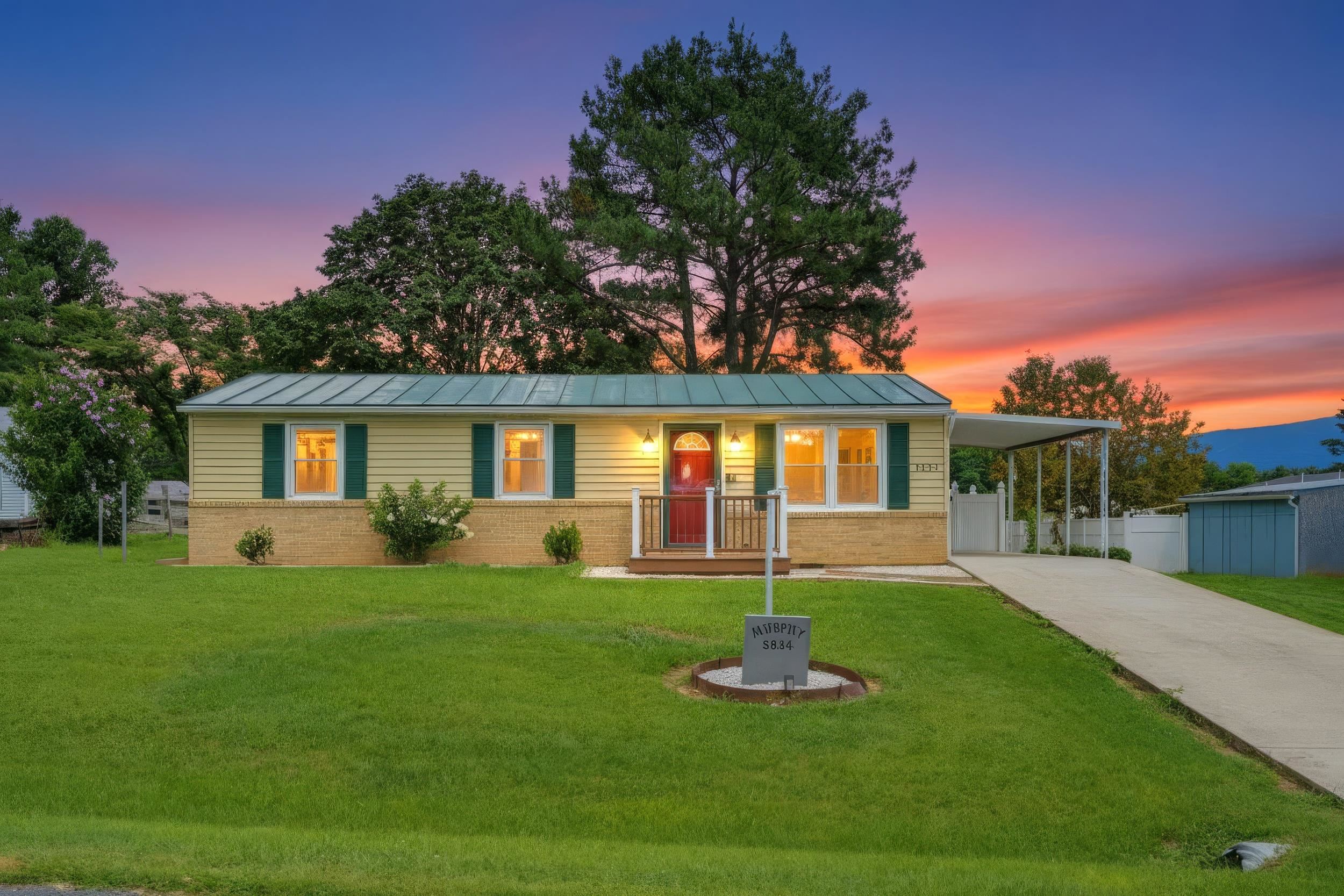 5834 BROAD ST, MOUNT JACKSON, Virginia 22842, 3 Bedrooms Bedrooms, ,1 BathroomBathrooms,Residential,5834 BROAD ST,680089 MLS # 680089 5834 BROAD ST, MOUNT JACKSON, Virginia 22842, 3 Bedrooms Bedrooms, ,1 BathroomBathrooms,Residential,5834 BROAD ST,680089 MLS # 680089