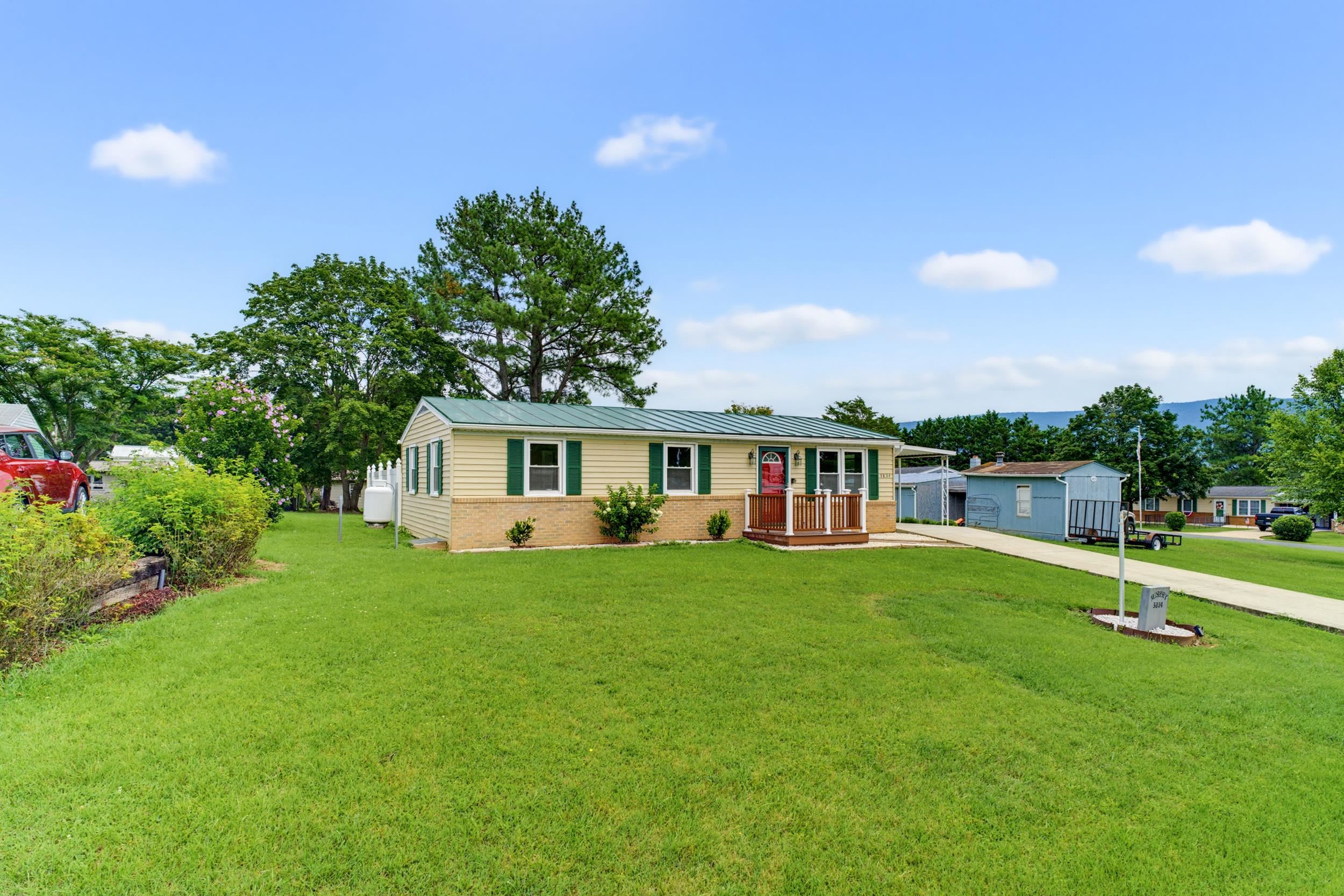 5834 BROAD ST, MOUNT JACKSON, Virginia 22842, 3 Bedrooms Bedrooms, ,1 BathroomBathrooms,Residential,5834 BROAD ST,680089 MLS # 680089 5834 BROAD ST, MOUNT JACKSON, Virginia 22842, 3 Bedrooms Bedrooms, ,1 BathroomBathrooms,Residential,5834 BROAD ST,680089 MLS # 680089