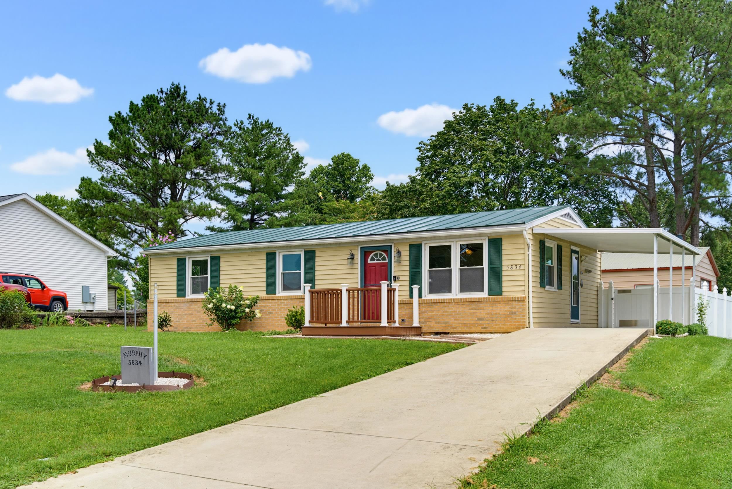 5834 BROAD ST, MOUNT JACKSON, Virginia 22842, 3 Bedrooms Bedrooms, ,1 BathroomBathrooms,Residential,5834 BROAD ST,680089 MLS # 680089 5834 BROAD ST, MOUNT JACKSON, Virginia 22842, 3 Bedrooms Bedrooms, ,1 BathroomBathrooms,Residential,5834 BROAD ST,680089 MLS # 680089