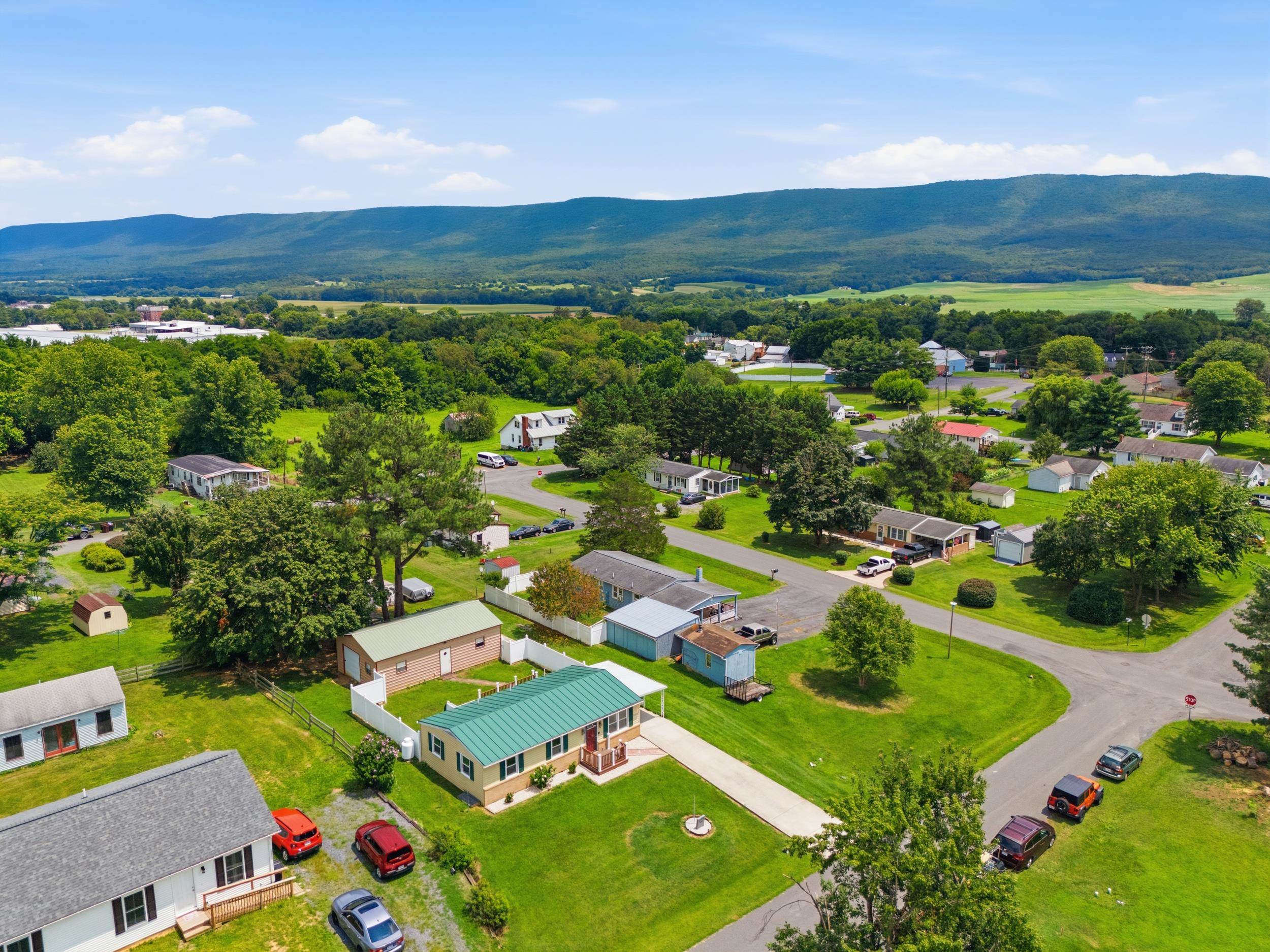 5834 BROAD ST, MOUNT JACKSON, Virginia 22842, 3 Bedrooms Bedrooms, ,1 BathroomBathrooms,Residential,5834 BROAD ST,680089 MLS # 680089 5834 BROAD ST, MOUNT JACKSON, Virginia 22842, 3 Bedrooms Bedrooms, ,1 BathroomBathrooms,Residential,5834 BROAD ST,680089 MLS # 680089