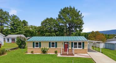 5834 BROAD ST, MOUNT JACKSON, Virginia 22842, 3 Bedrooms Bedrooms, ,1 BathroomBathrooms,Residential,5834 BROAD ST,680089 MLS # 680089