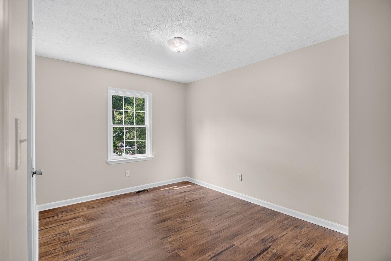 14 KINGSTON CT, STUARTS DRAFT, Virginia 24477, 3 Bedrooms Bedrooms, ,2 BathroomsBathrooms,Residential,14 KINGSTON CT,680092 MLS # 680092