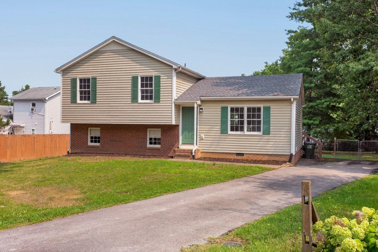 14 KINGSTON CT, STUARTS DRAFT, Virginia 24477, 3 Bedrooms Bedrooms, ,2 BathroomsBathrooms,Residential,14 KINGSTON CT,680092 MLS # 680092
