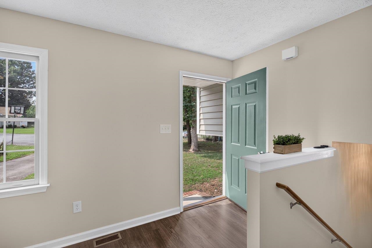 14 KINGSTON CT, STUARTS DRAFT, Virginia 24477, 3 Bedrooms Bedrooms, ,2 BathroomsBathrooms,Residential,14 KINGSTON CT,680092 MLS # 680092