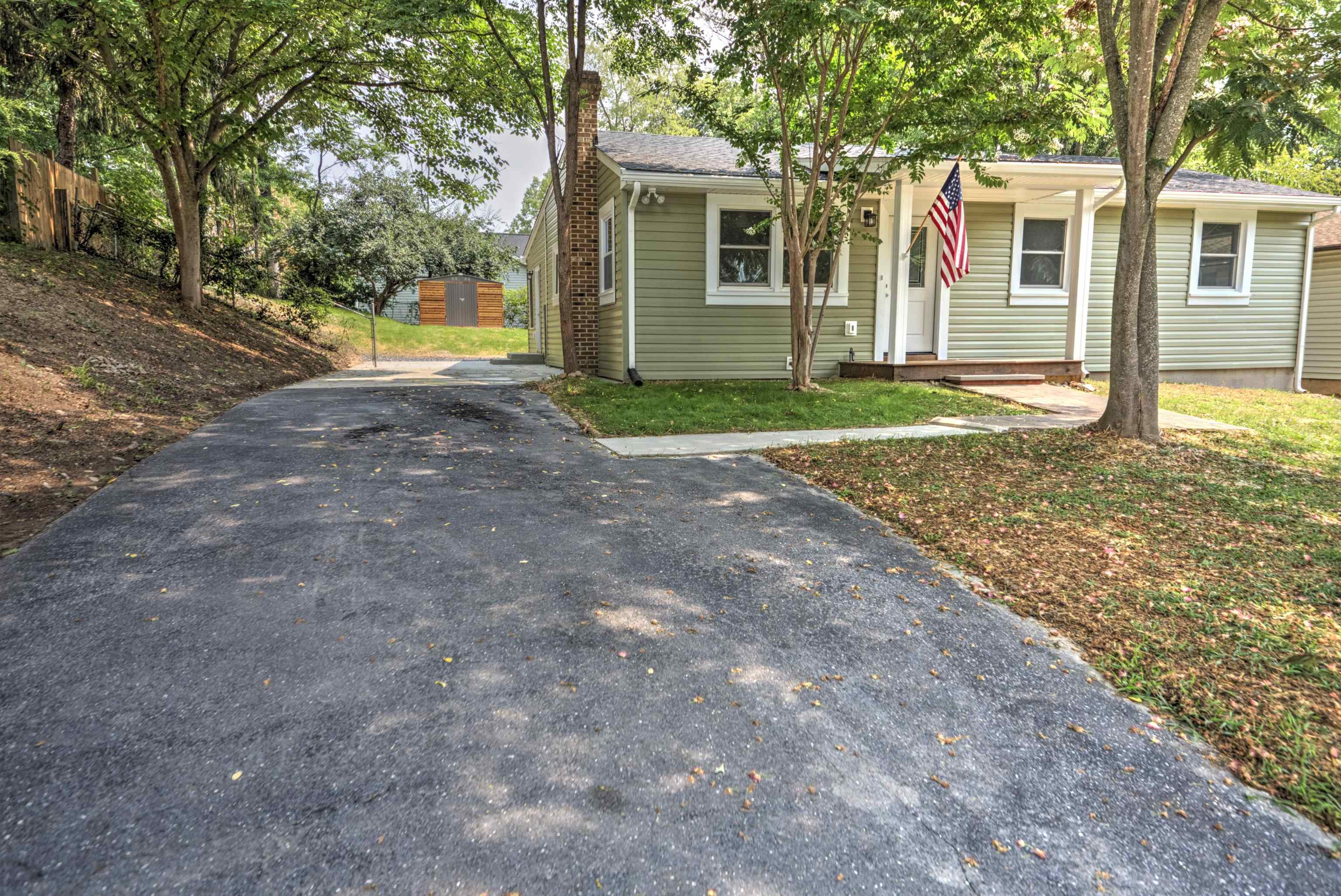 1430 SHENANDOAH AVE, WAYNESBORO, Virginia 22980, 3 Bedrooms Bedrooms, ,2 BathroomsBathrooms,Residential,1430 SHENANDOAH AVE,680094 MLS # 680094 1430 SHENANDOAH AVE, WAYNESBORO, Virginia 22980, 3 Bedrooms Bedrooms, ,2 BathroomsBathrooms,Residential,1430 SHENANDOAH AVE,680094 MLS # 680094