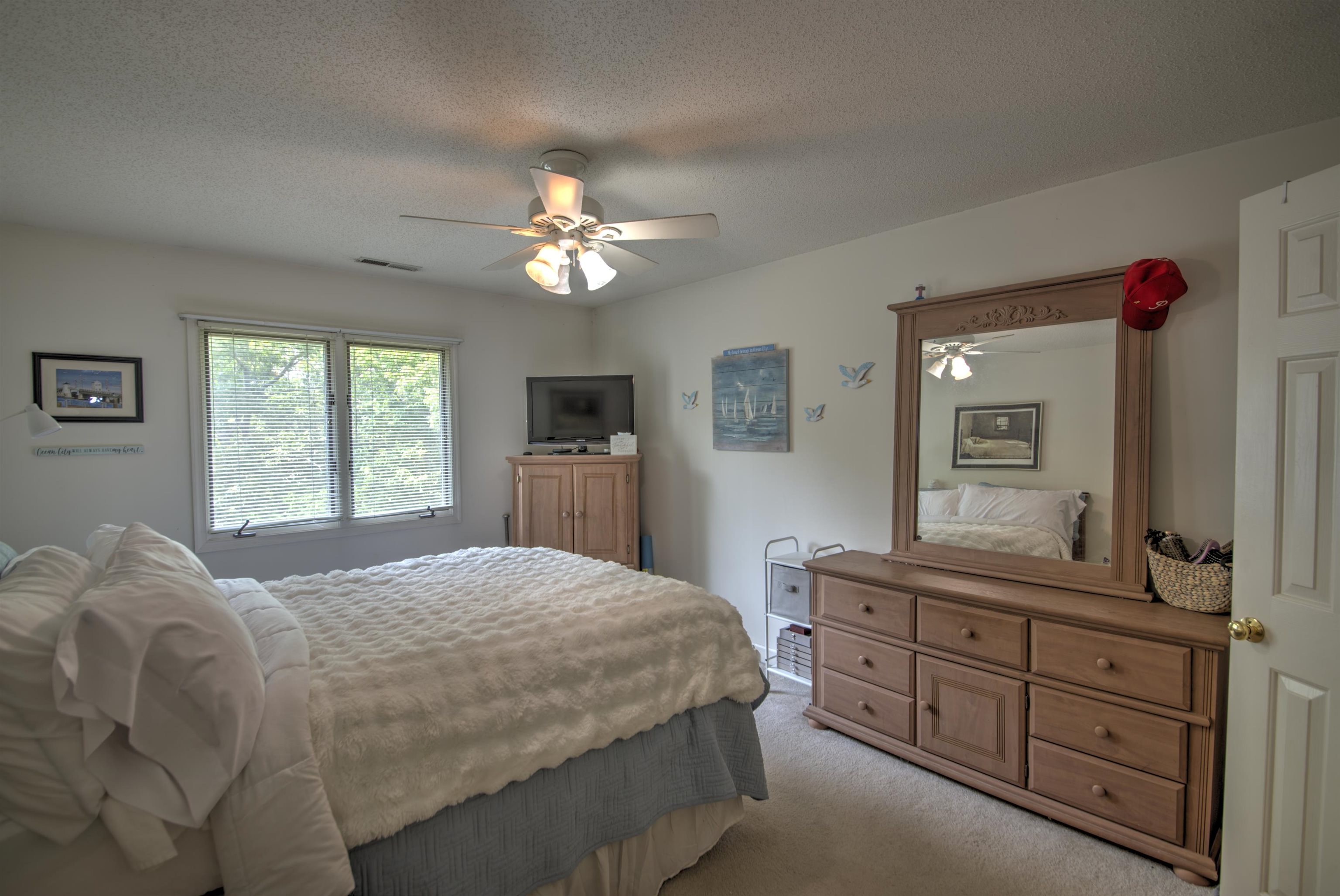 183 IDLEWOOD BLVD, STAUNTON, Virginia 24401, 4 Bedrooms Bedrooms, ,2 BathroomsBathrooms,Residential,183 IDLEWOOD BLVD,680102 MLS # 680102