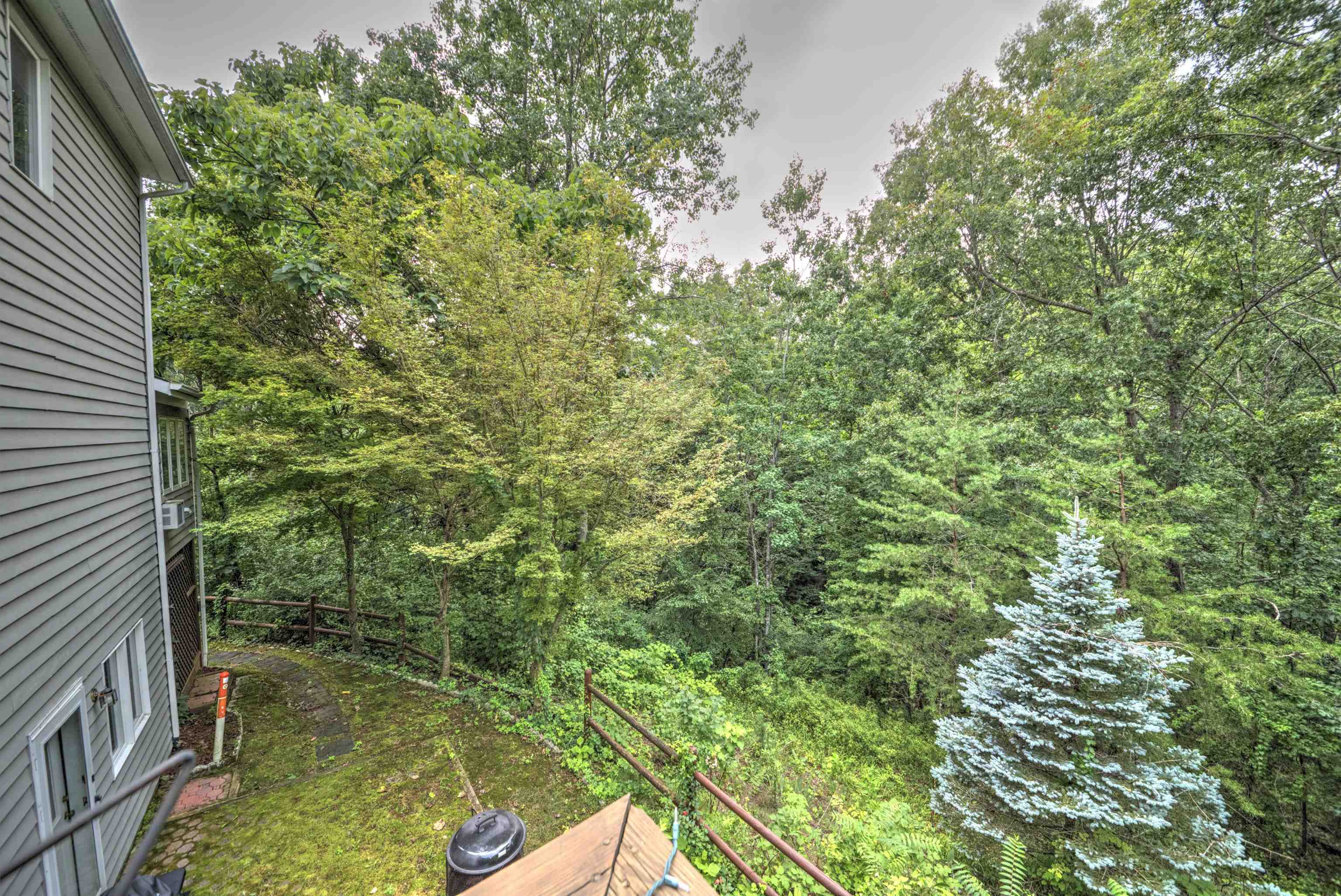 183 IDLEWOOD BLVD, STAUNTON, Virginia 24401, 4 Bedrooms Bedrooms, ,2 BathroomsBathrooms,Residential,183 IDLEWOOD BLVD,680102 MLS # 680102
