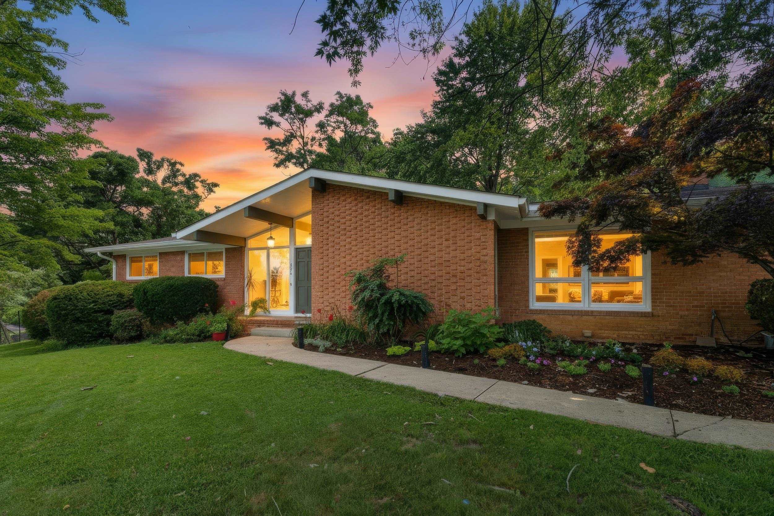 1214 WOODCREST CIR, HARRISONBURG, Virginia 22801, 3 Bedrooms Bedrooms, ,2 BathroomsBathrooms,Residential,1214 WOODCREST CIR,679963 MLS # 679963