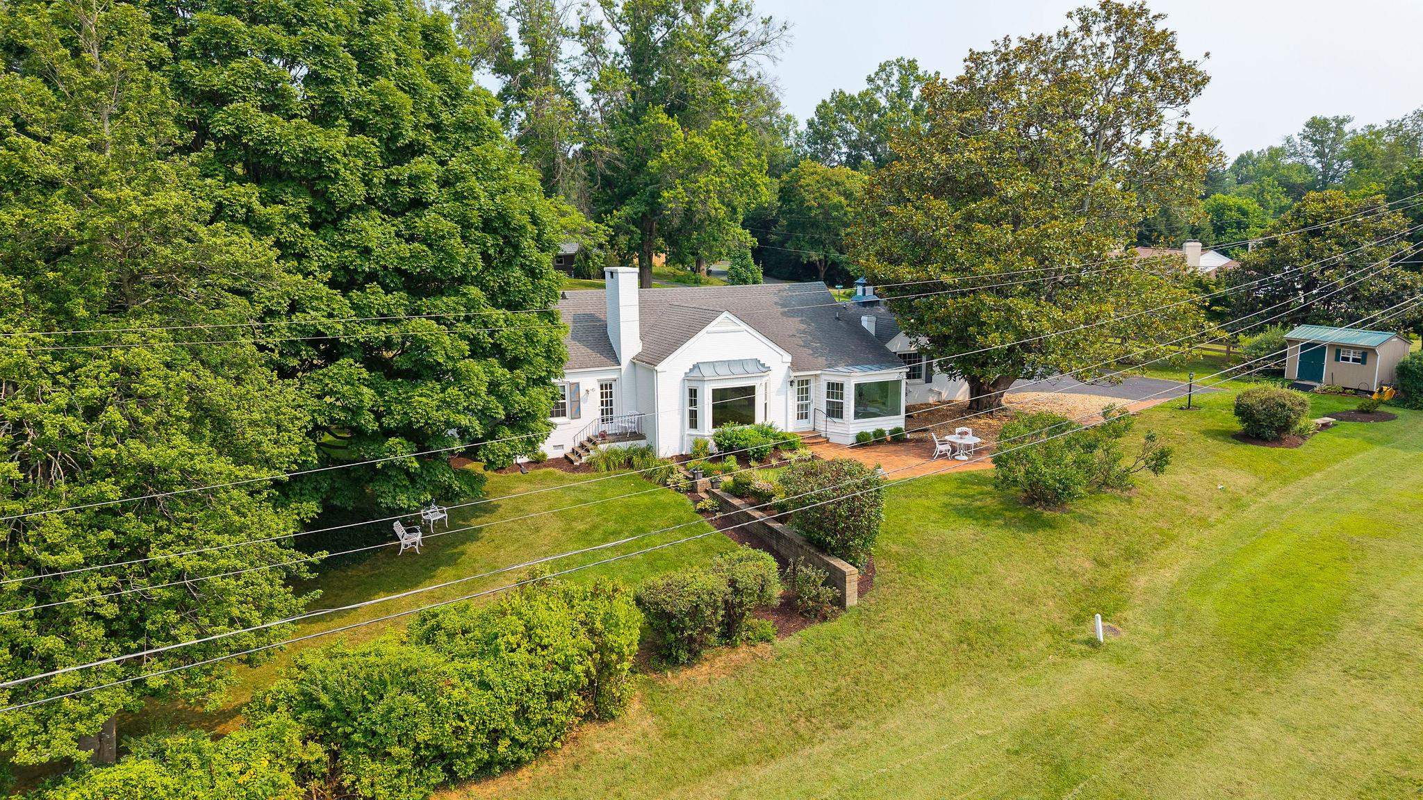 838 SHAWNEE RD, WAYNESBORO, Virginia 22980, 3 Bedrooms Bedrooms, ,2 BathroomsBathrooms,Residential,Effortless Elegance on the Green,838 SHAWNEE RD,679998 MLS # 679998 838 SHAWNEE RD, WAYNESBORO, Virginia 22980, 3 Bedrooms Bedrooms, ,2 BathroomsBathrooms,Residential,Effortless Elegance on the Green,838 SHAWNEE RD,679998 MLS # 679998