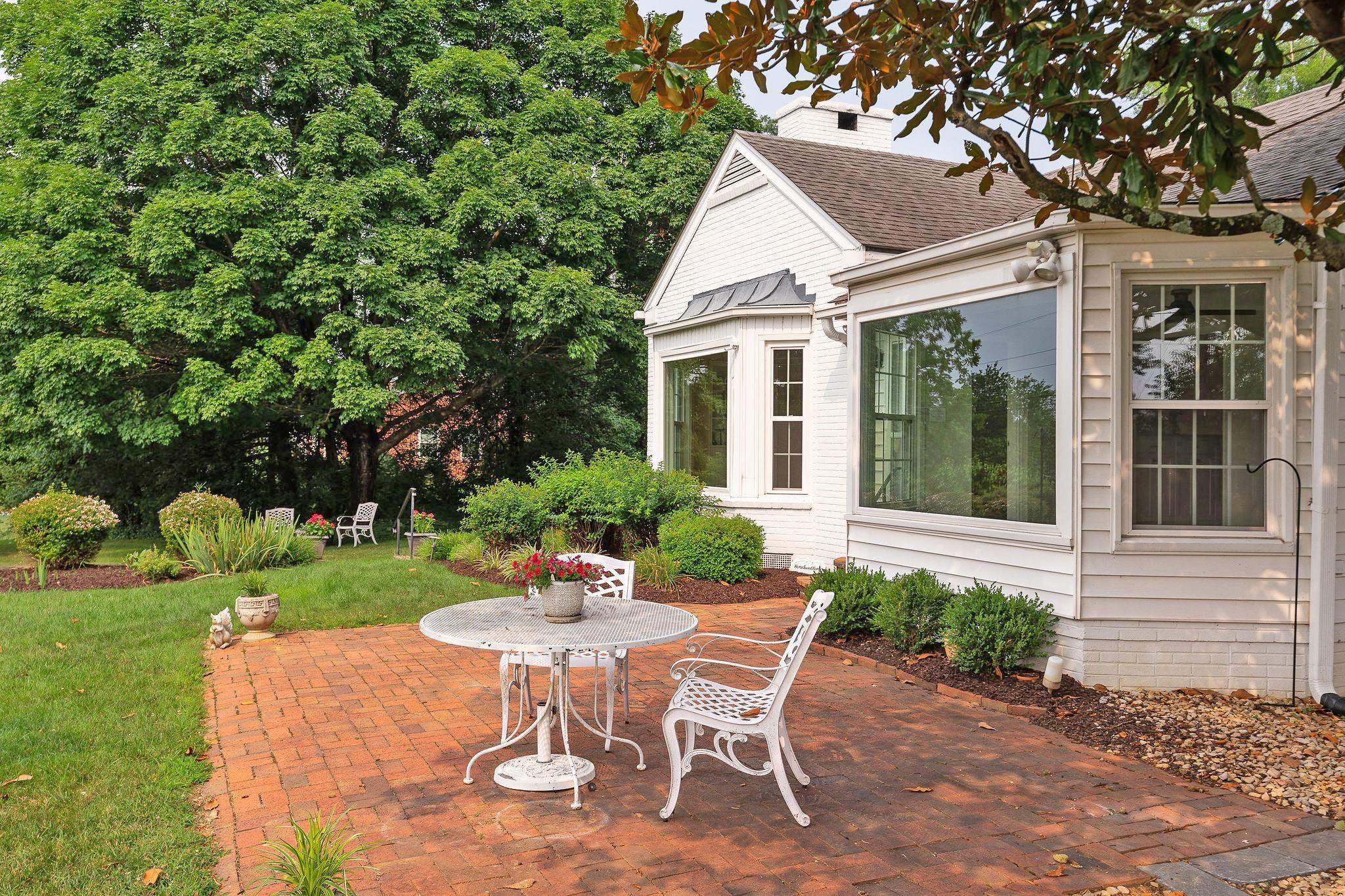 838 SHAWNEE RD, WAYNESBORO, Virginia 22980, 3 Bedrooms Bedrooms, ,2 BathroomsBathrooms,Residential,Effortless Elegance on the Green,838 SHAWNEE RD,679998 MLS # 679998 838 SHAWNEE RD, WAYNESBORO, Virginia 22980, 3 Bedrooms Bedrooms, ,2 BathroomsBathrooms,Residential,Effortless Elegance on the Green,838 SHAWNEE RD,679998 MLS # 679998