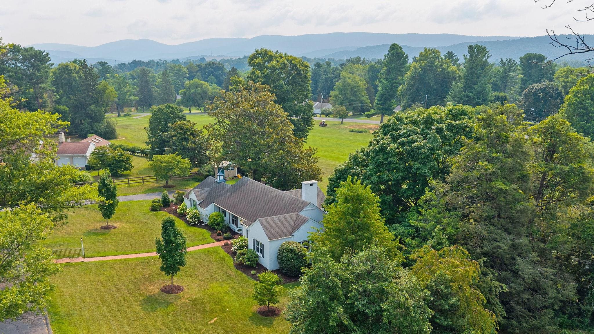 838 SHAWNEE RD, WAYNESBORO, Virginia 22980, 3 Bedrooms Bedrooms, ,2 BathroomsBathrooms,Residential,Effortless Elegance on the Green,838 SHAWNEE RD,679998 MLS # 679998 838 SHAWNEE RD, WAYNESBORO, Virginia 22980, 3 Bedrooms Bedrooms, ,2 BathroomsBathrooms,Residential,Effortless Elegance on the Green,838 SHAWNEE RD,679998 MLS # 679998