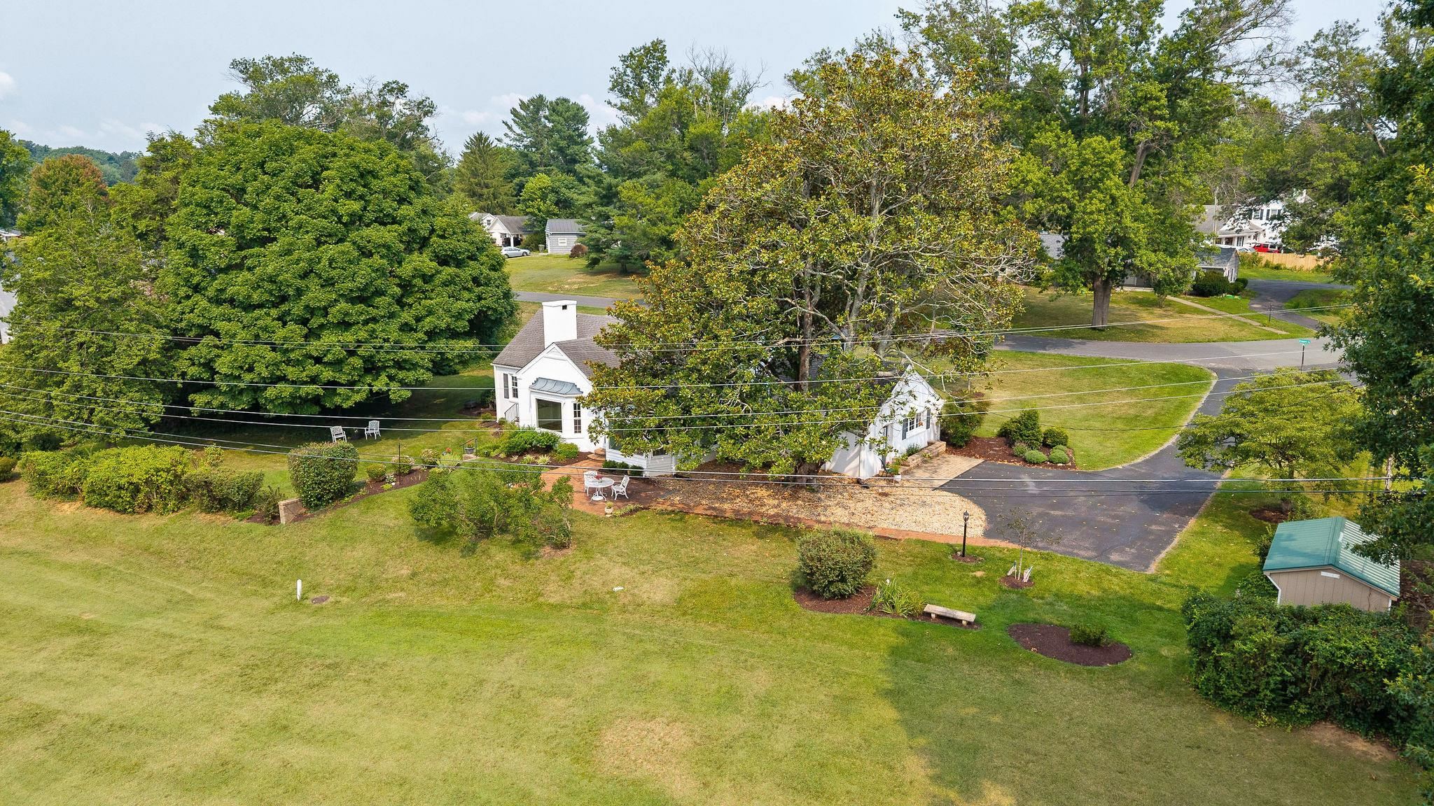 838 SHAWNEE RD, WAYNESBORO, Virginia 22980, 3 Bedrooms Bedrooms, ,2 BathroomsBathrooms,Residential,Effortless Elegance on the Green,838 SHAWNEE RD,679998 MLS # 679998 838 SHAWNEE RD, WAYNESBORO, Virginia 22980, 3 Bedrooms Bedrooms, ,2 BathroomsBathrooms,Residential,Effortless Elegance on the Green,838 SHAWNEE RD,679998 MLS # 679998