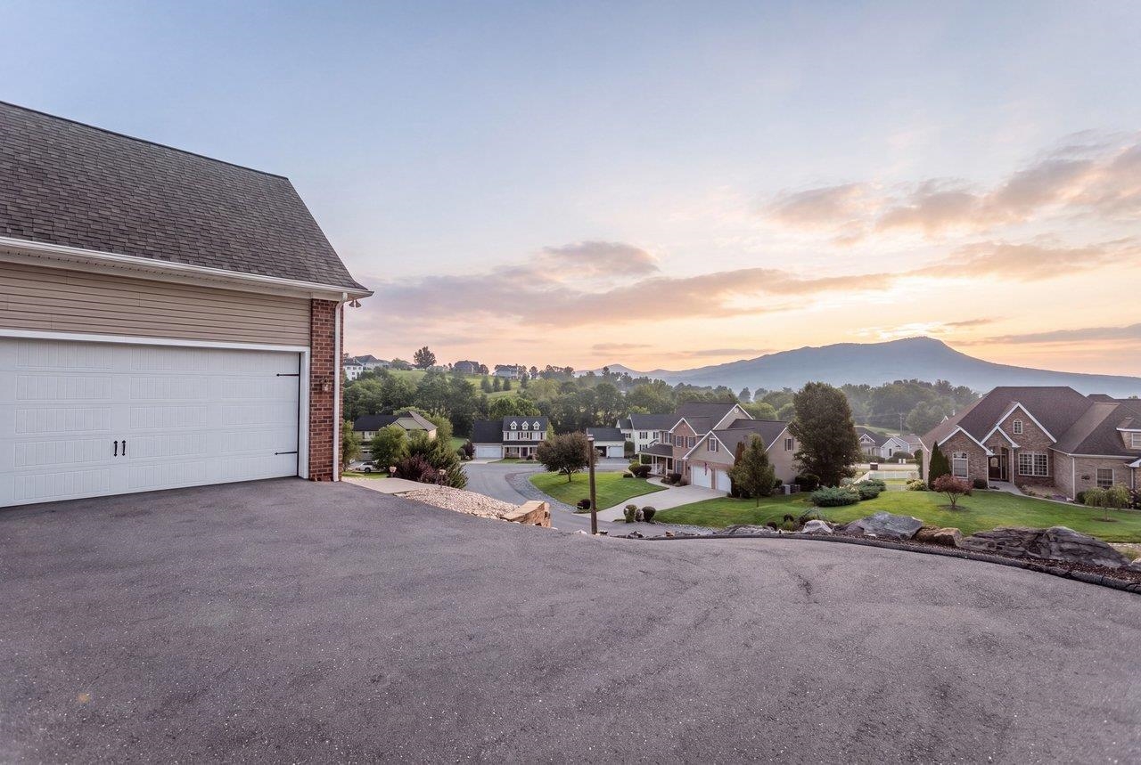 1540 MARIGOLD CIR, ROCKINGHAM, Virginia 22801, 4 Bedrooms Bedrooms, ,3 BathroomsBathrooms,Residential,1540 MARIGOLD CIR,680003 MLS # 680003