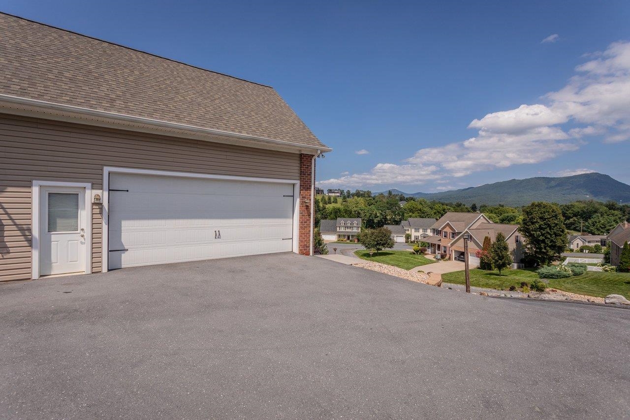 1540 MARIGOLD CIR, ROCKINGHAM, Virginia 22801, 4 Bedrooms Bedrooms, ,3 BathroomsBathrooms,Residential,1540 MARIGOLD CIR,680003 MLS # 680003