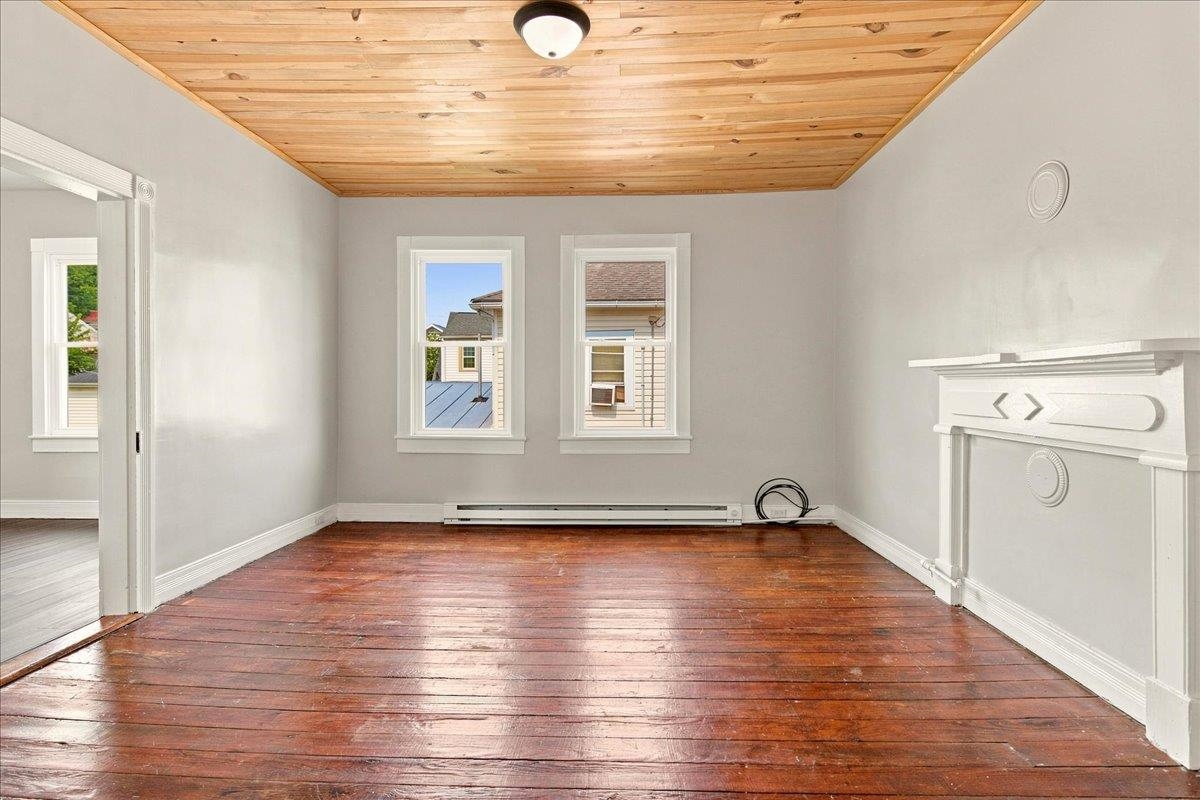10 E PEABODY ST, STAUNTON, Virginia 24401, 3 Bedrooms Bedrooms, ,2 BathroomsBathrooms,Residential,10 E PEABODY ST,680105 MLS # 680105 10 E PEABODY ST, STAUNTON, Virginia 24401, 3 Bedrooms Bedrooms, ,2 BathroomsBathrooms,Residential,10 E PEABODY ST,680105 MLS # 680105