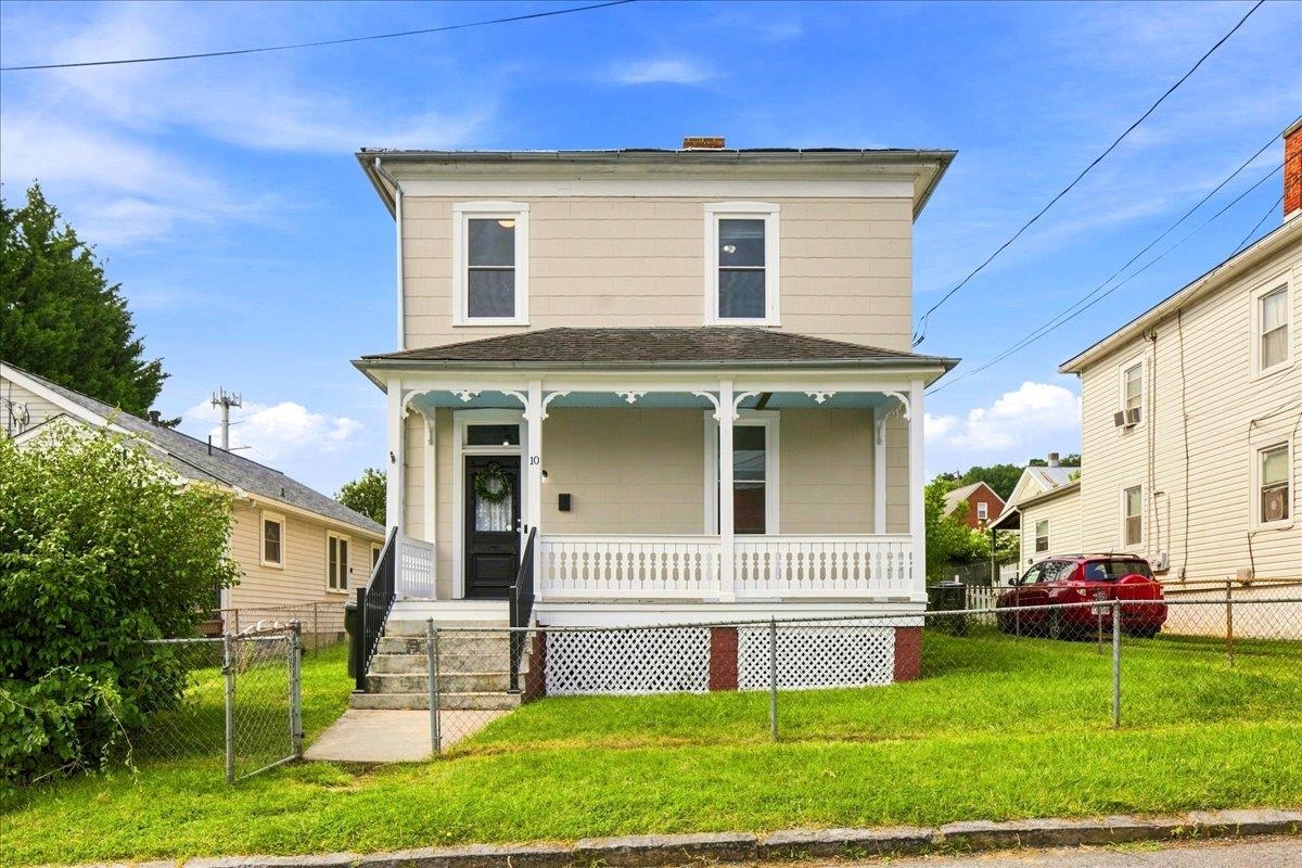 10 E PEABODY ST, STAUNTON, Virginia 24401, 3 Bedrooms Bedrooms, ,2 BathroomsBathrooms,Residential,10 E PEABODY ST,680105 MLS # 680105 10 E PEABODY ST, STAUNTON, Virginia 24401, 3 Bedrooms Bedrooms, ,2 BathroomsBathrooms,Residential,10 E PEABODY ST,680105 MLS # 680105