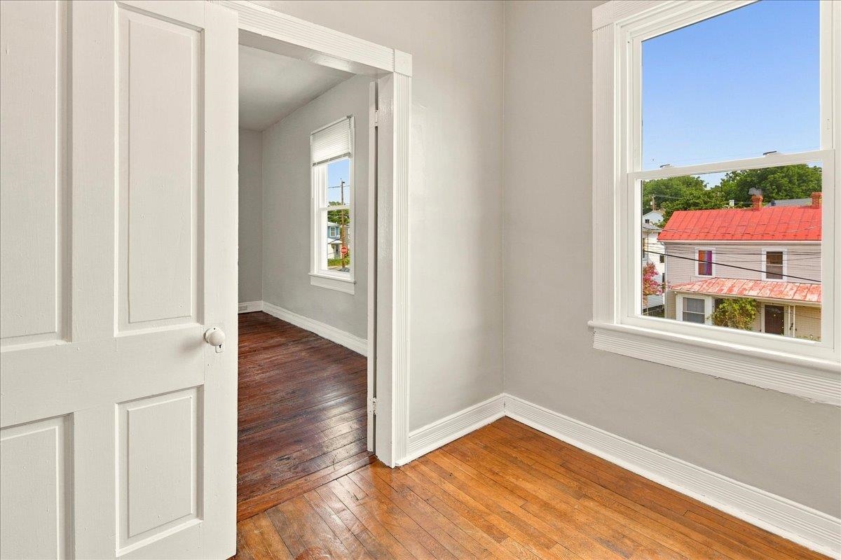 10 E PEABODY ST, STAUNTON, Virginia 24401, 3 Bedrooms Bedrooms, ,2 BathroomsBathrooms,Residential,10 E PEABODY ST,680105 MLS # 680105 10 E PEABODY ST, STAUNTON, Virginia 24401, 3 Bedrooms Bedrooms, ,2 BathroomsBathrooms,Residential,10 E PEABODY ST,680105 MLS # 680105