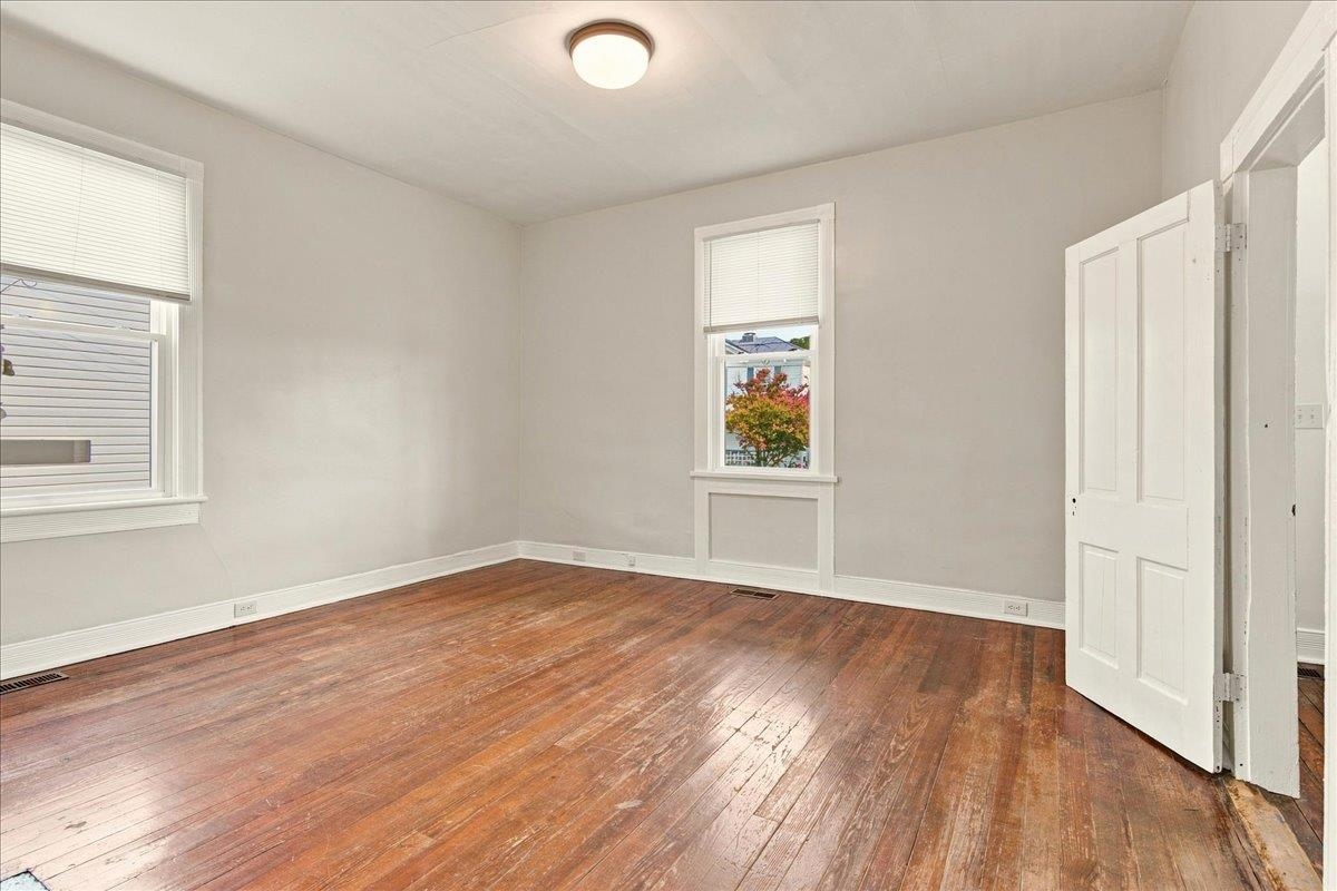 10 E PEABODY ST, STAUNTON, Virginia 24401, 3 Bedrooms Bedrooms, ,2 BathroomsBathrooms,Residential,10 E PEABODY ST,680105 MLS # 680105 10 E PEABODY ST, STAUNTON, Virginia 24401, 3 Bedrooms Bedrooms, ,2 BathroomsBathrooms,Residential,10 E PEABODY ST,680105 MLS # 680105